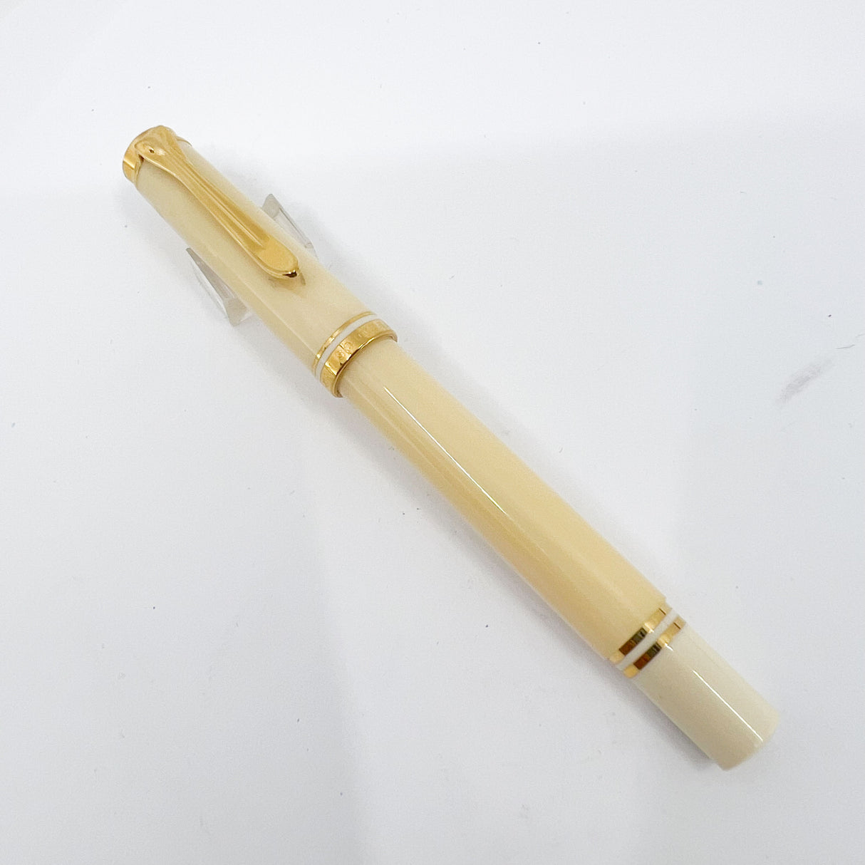 Pelikan M300 Lustrous Ivory Resin Fountain Pen (Circa 2002) - Medium 14kt Gold Nib