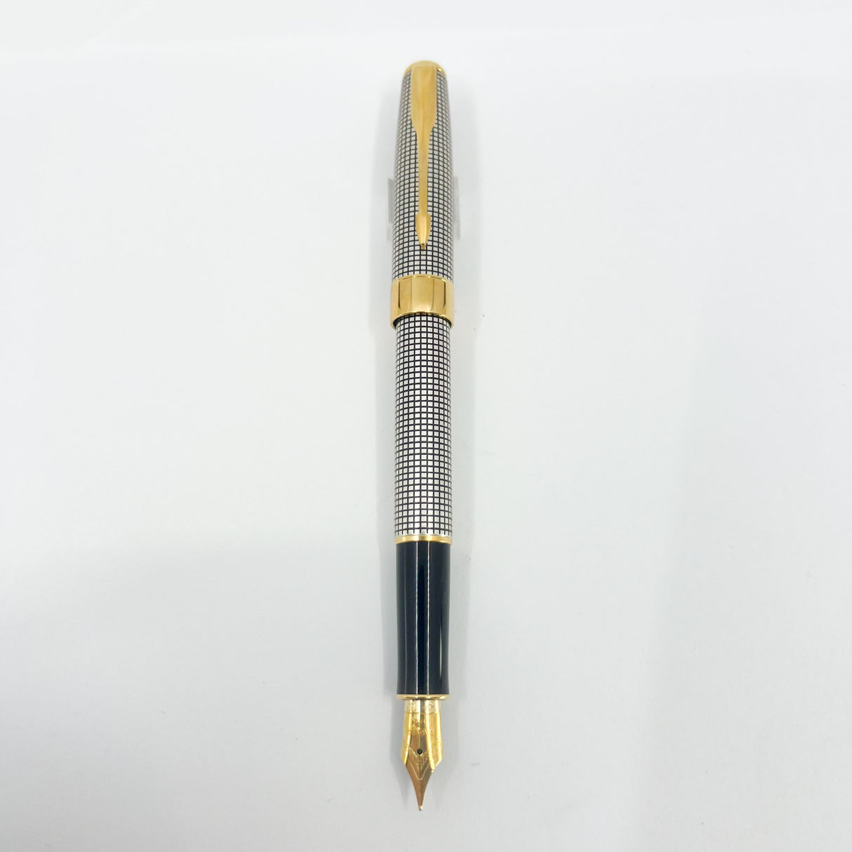 Parker Sonnet Sterling Silver Cisele Cross Hatch Fountain Pen - Fine 18kt Gold Nib