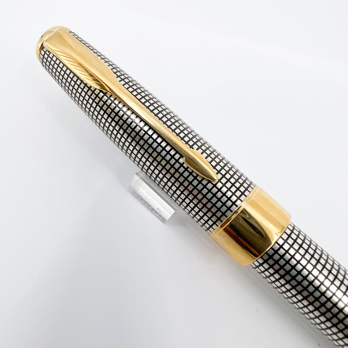 Parker Sonnet Sterling Silver Cisele Cross Hatch Fountain Pen - Fine 18kt Gold Nib