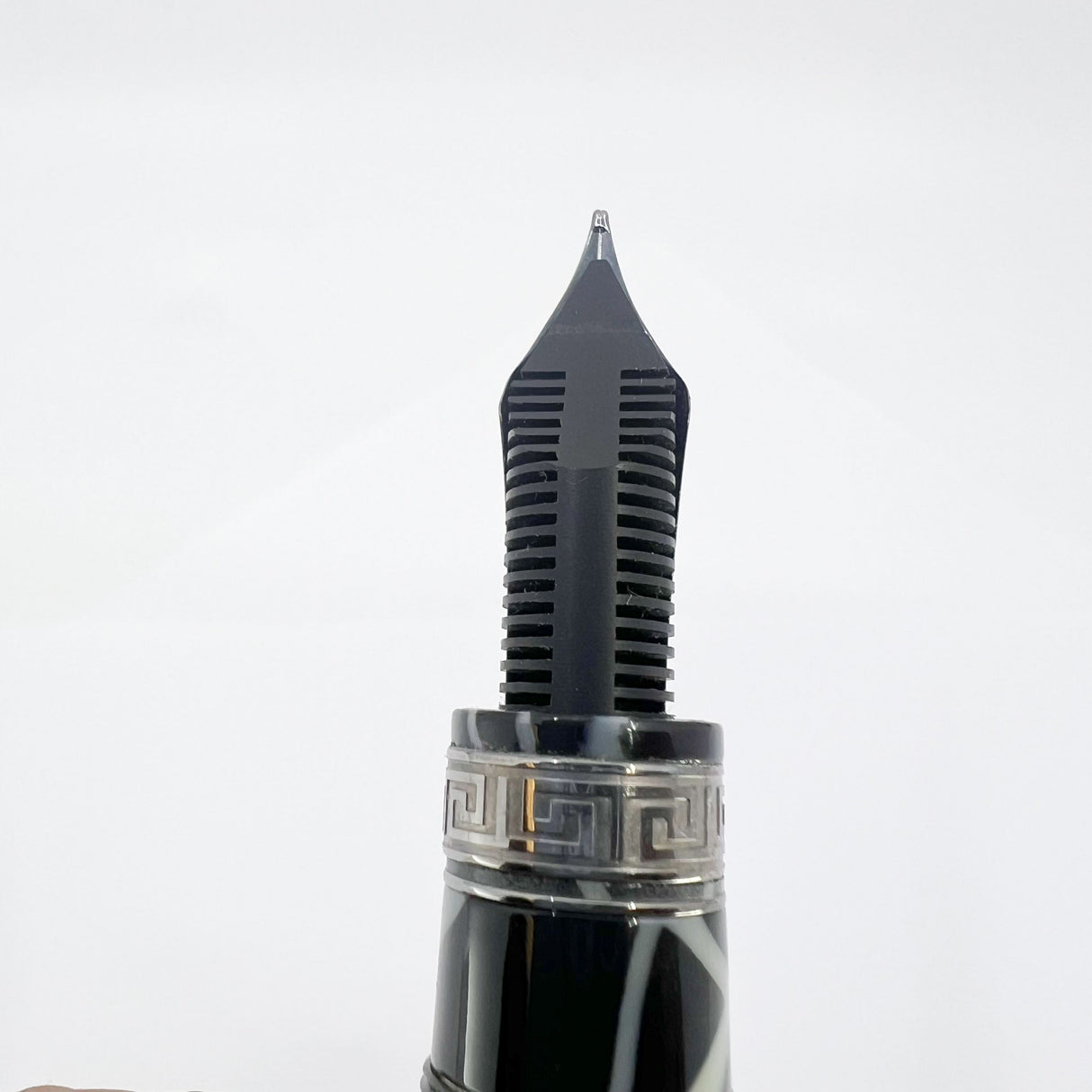 ASC (Armando Simoni Club) Ogiva Oversized Extra Art Nouveau "Wild" (OMAS Original) Celluloid Limited Edition Fountain Pen - Magic Flex Medium 18kt Gold Nib