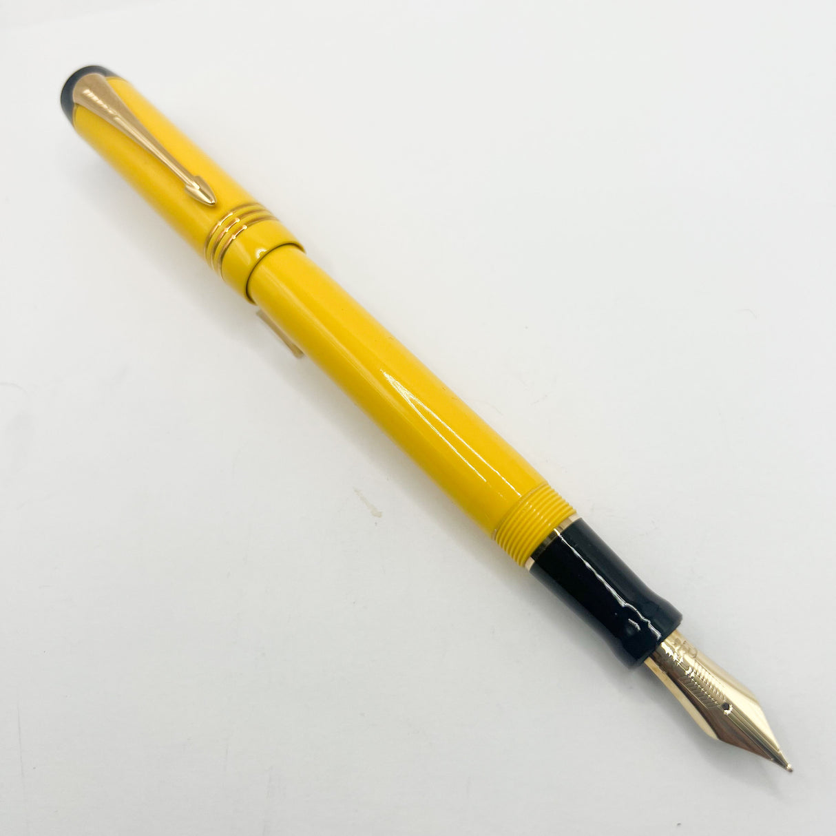 Parker Duofold Centennial Mandarin Yellow Limited Edition Fountain Pen (1995) - Medium 18kt Gold Nib