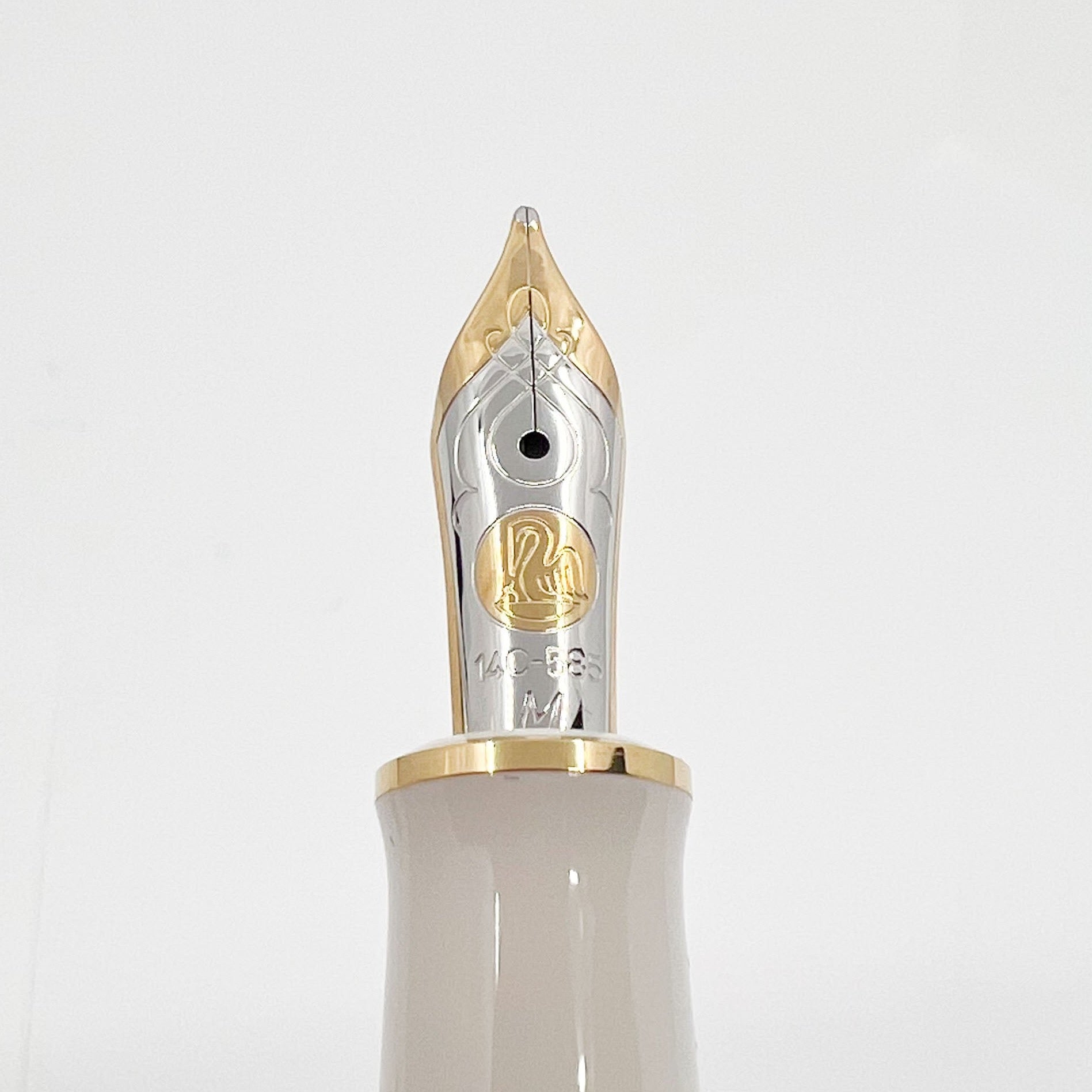 Pelikan M600 White- Tortoise Fountain Pen - RARE (NOT The M400)