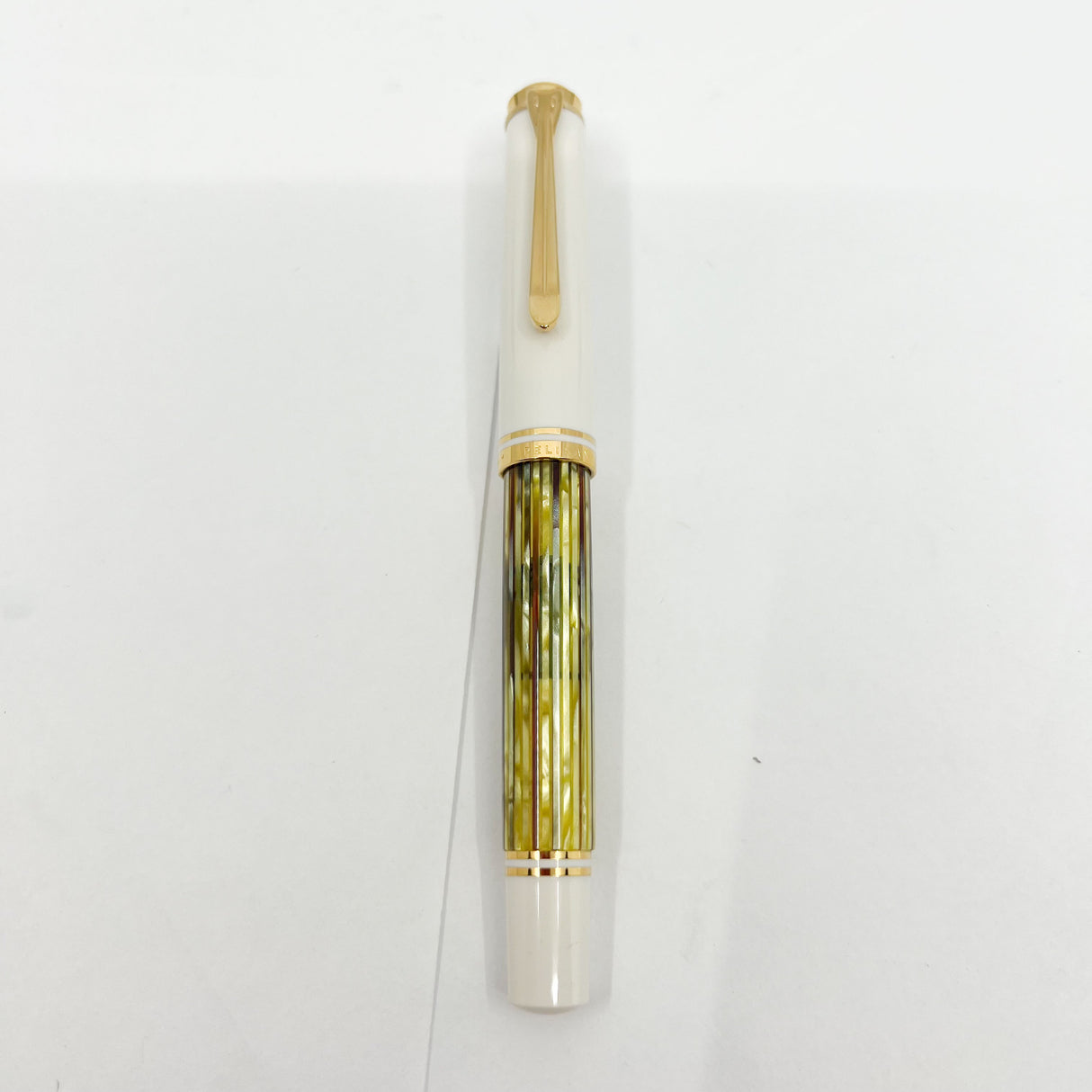 Pelikan M600 White- Tortoise Fountain Pen - RARE (NOT The M400)