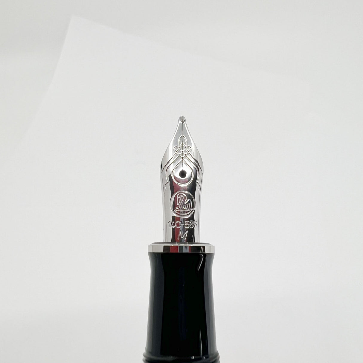Pelikan M405 Stresemann Anthracite Striped Fountain Pen