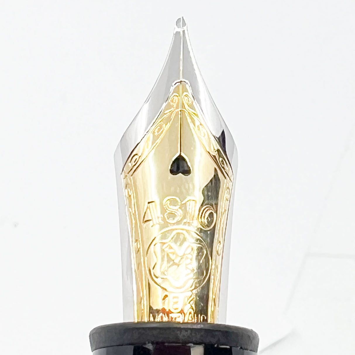 Montblanc Lorenzo de Medici Patron of the Arts Limited Edition Fountain Pen - A GRAIL Pen!!