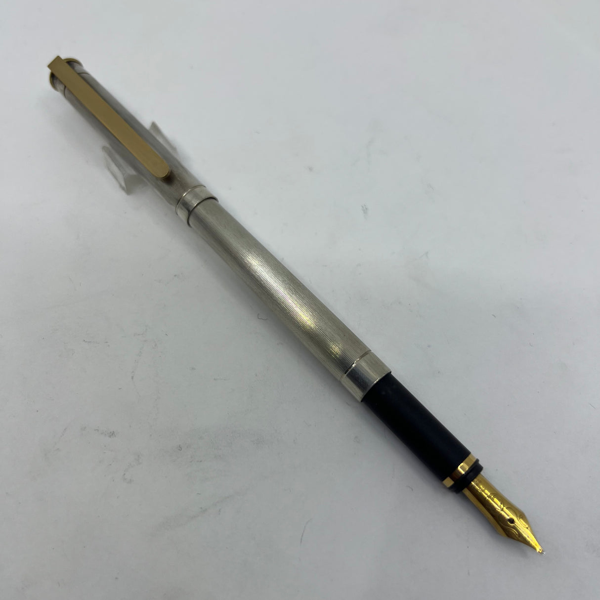 Montblanc Noblesse Silver-Plated Etched Vertical Lines Fountain Pen - Fine 18kt Gold Nib