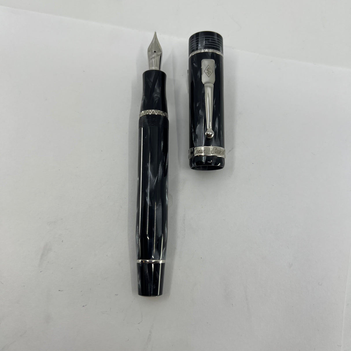 Conway Stewart Churchill "Sir Winston" London Smoke Gray Celluloid Fountain Pen Limited Edition - Flexible Fine 18kt Gold Nib