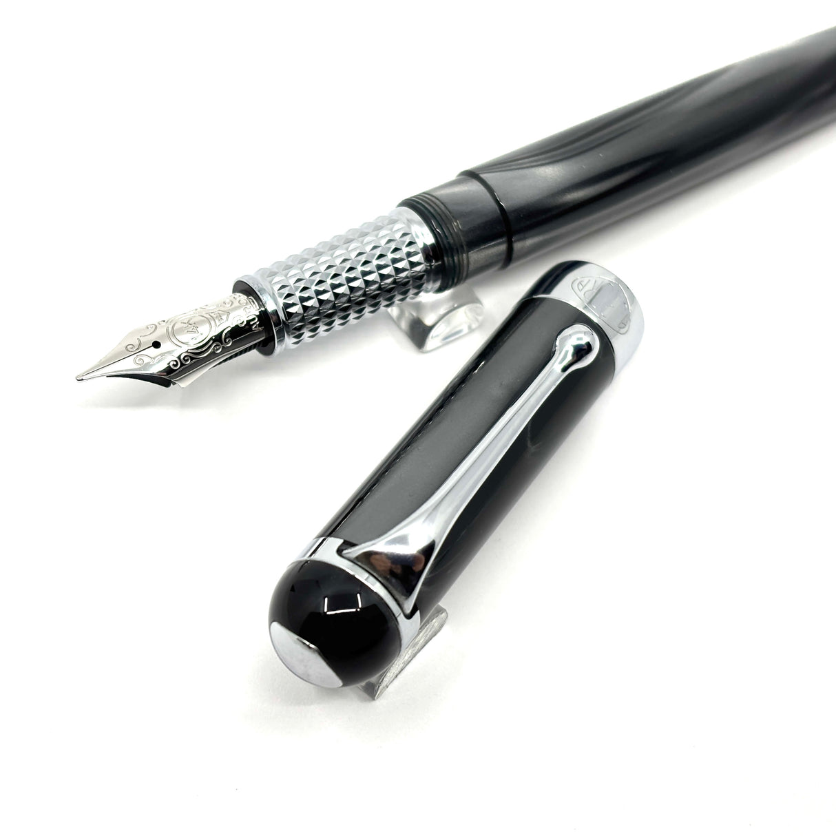 Aurora Alpha Tuscan Night Lustrous Charcoal Fountain Pen