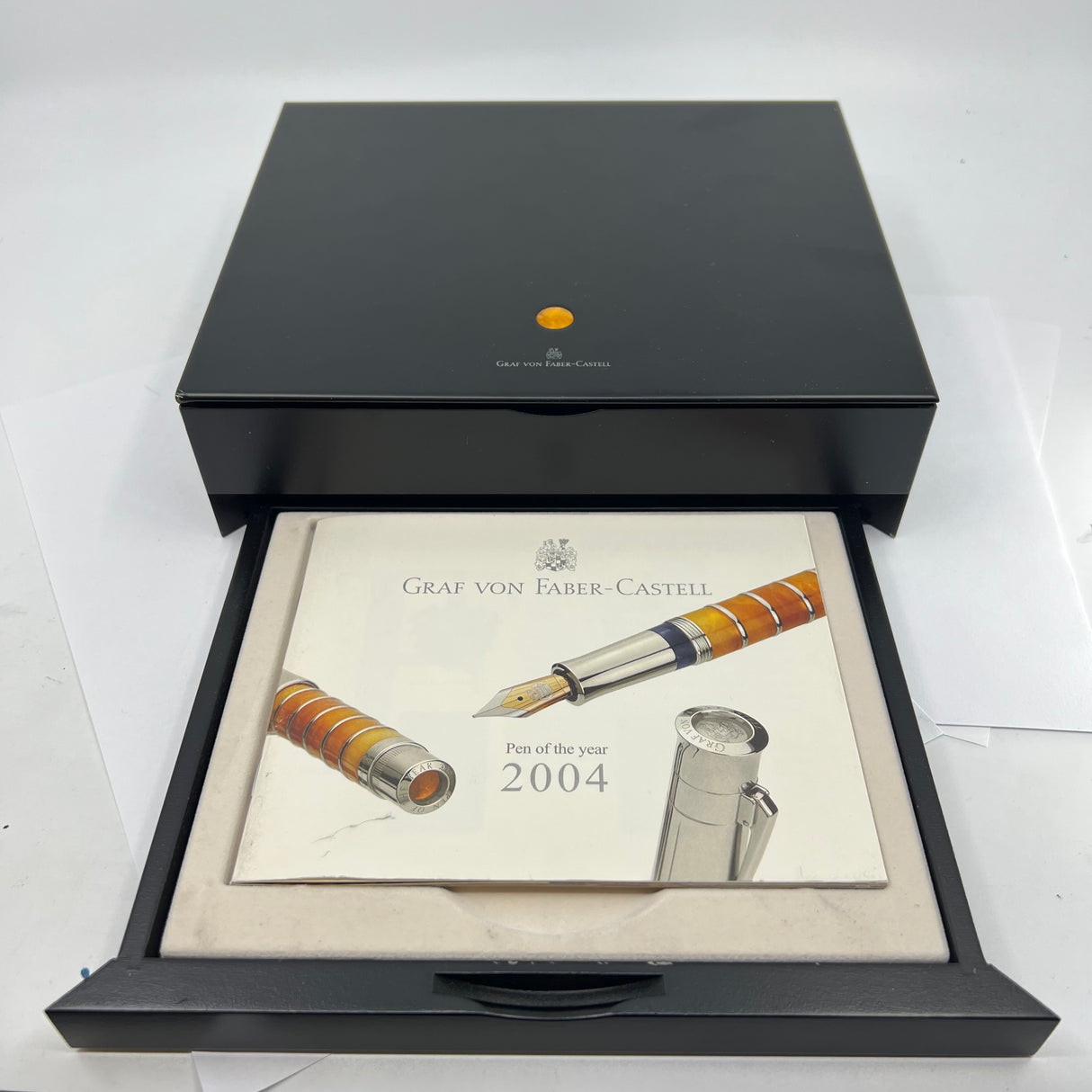 Graf von Faber-Castell "Amber" Pen of the Year 2004 - Medium 18kt Gold Nib - Very Desirable!!