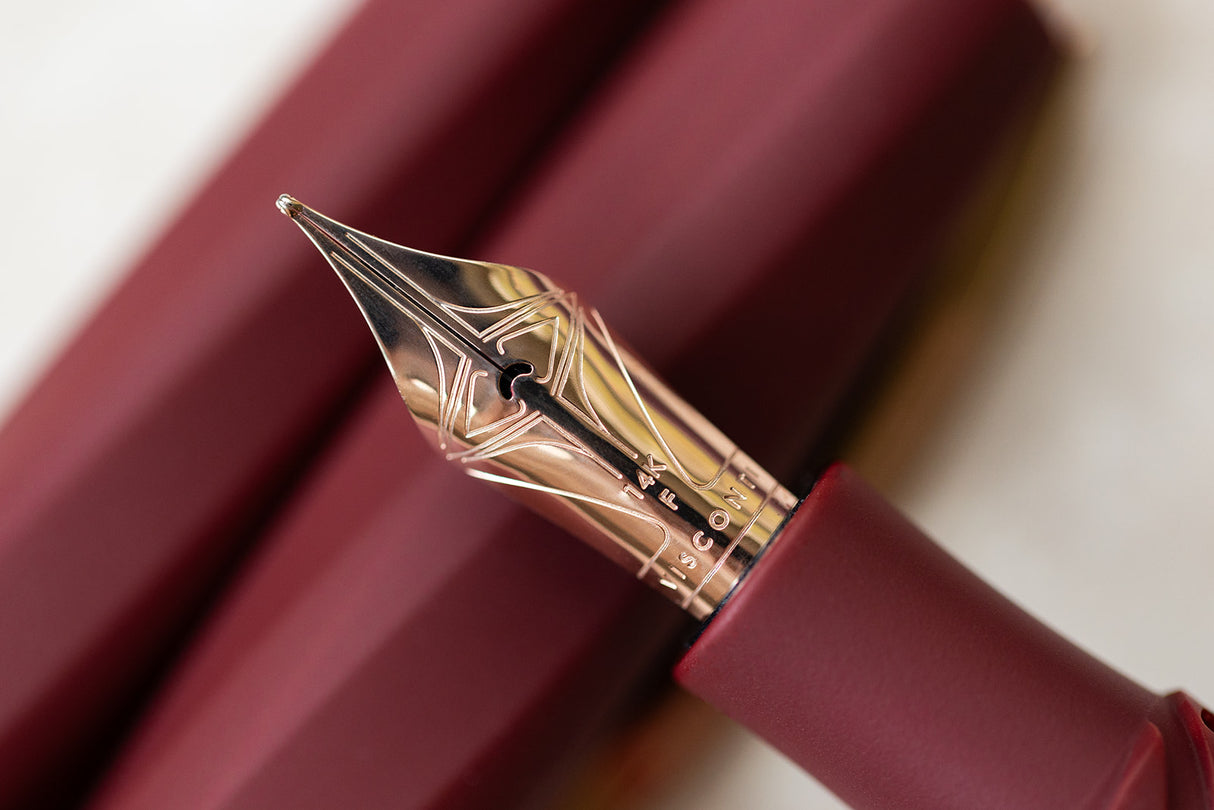 Visconti Divina Bordeaux Matte - Fountain Pen