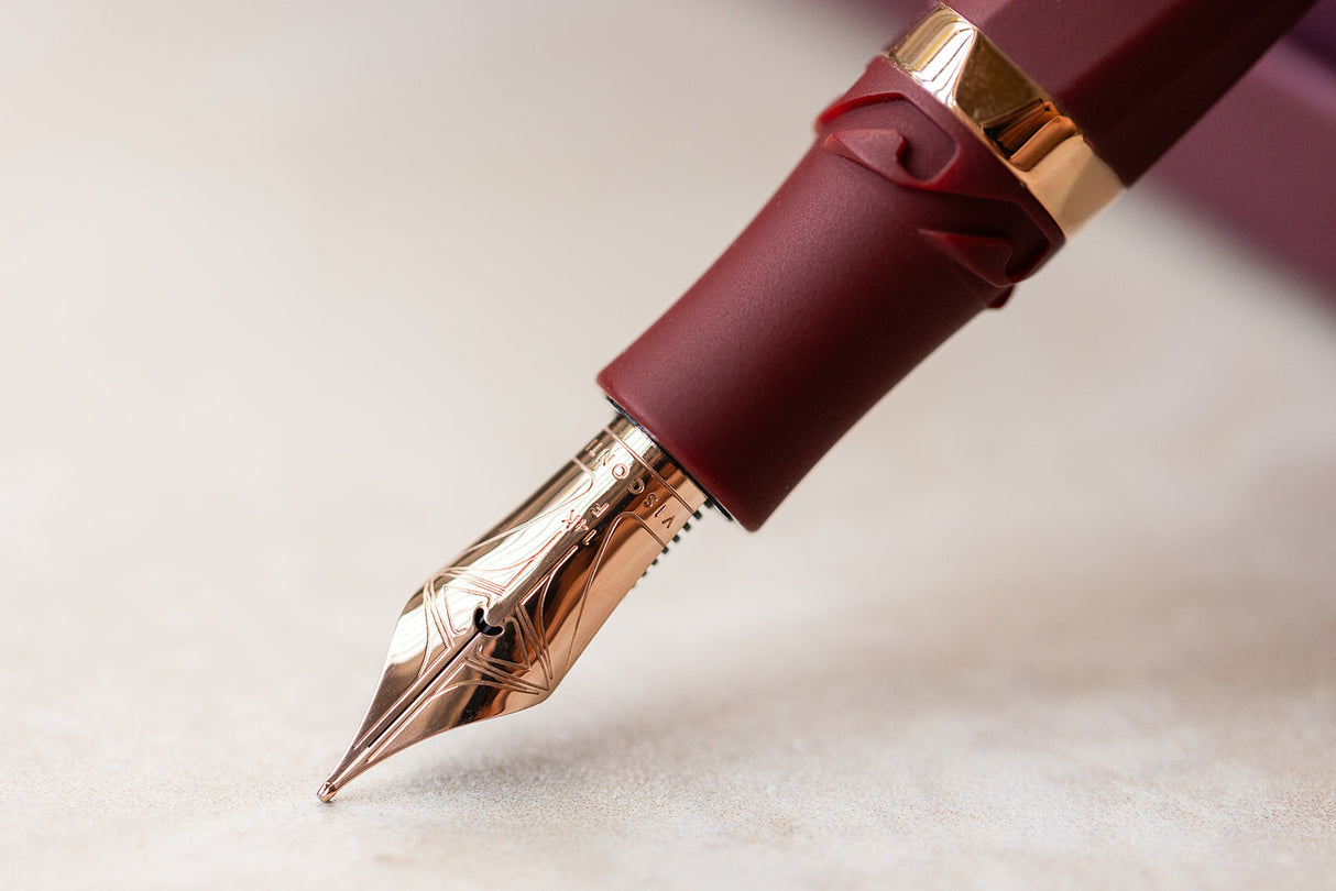 Visconti Divina Bordeaux Matte - Fountain Pen