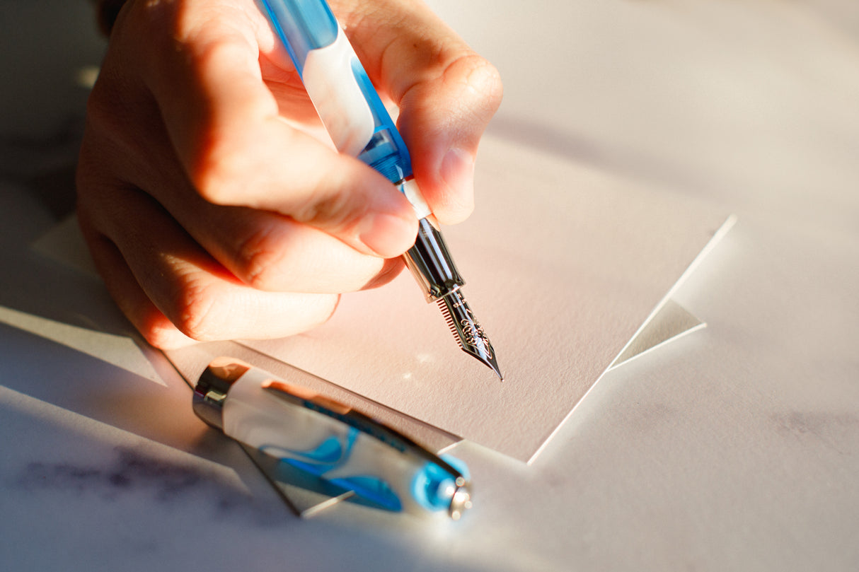 Visconti Opera Master Antarctica w/Palladium Trim Limited Edition - Fountain Pen