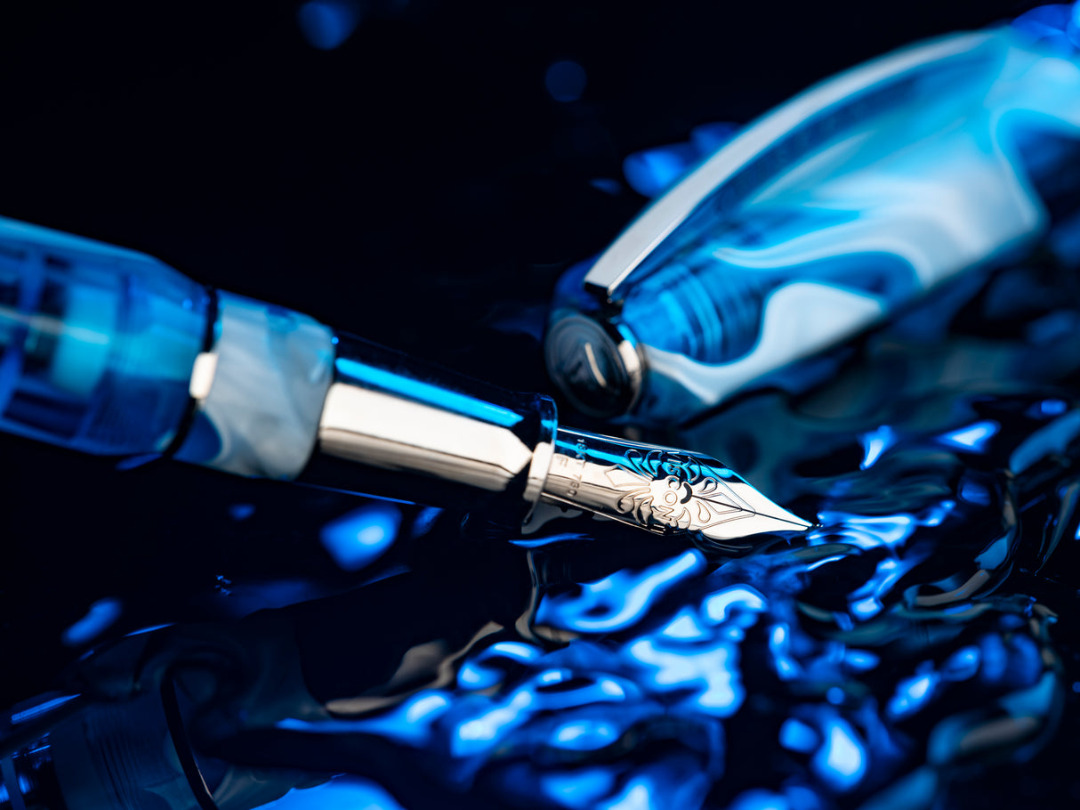 Visconti Opera Master Antarctica w/Palladium Trim Limited Edition - Fountain Pen