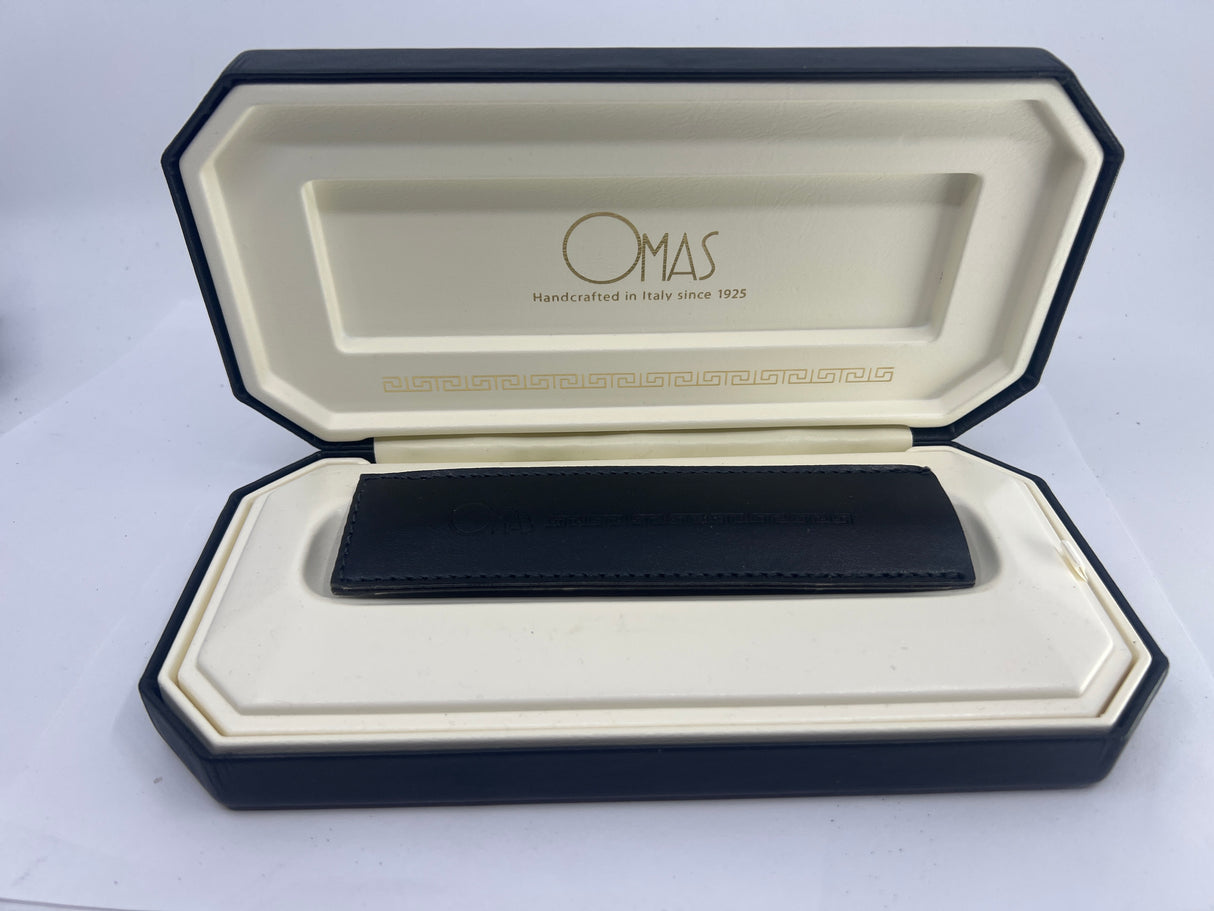 OMAS "Vision" Ogiva Transparent Fluted Demonstrator Fountain Pen - Medium 18kt Gold Nib