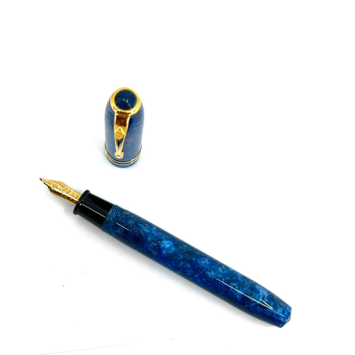 Conway Stewart Dinkie Marbled Blue Fountain Pen