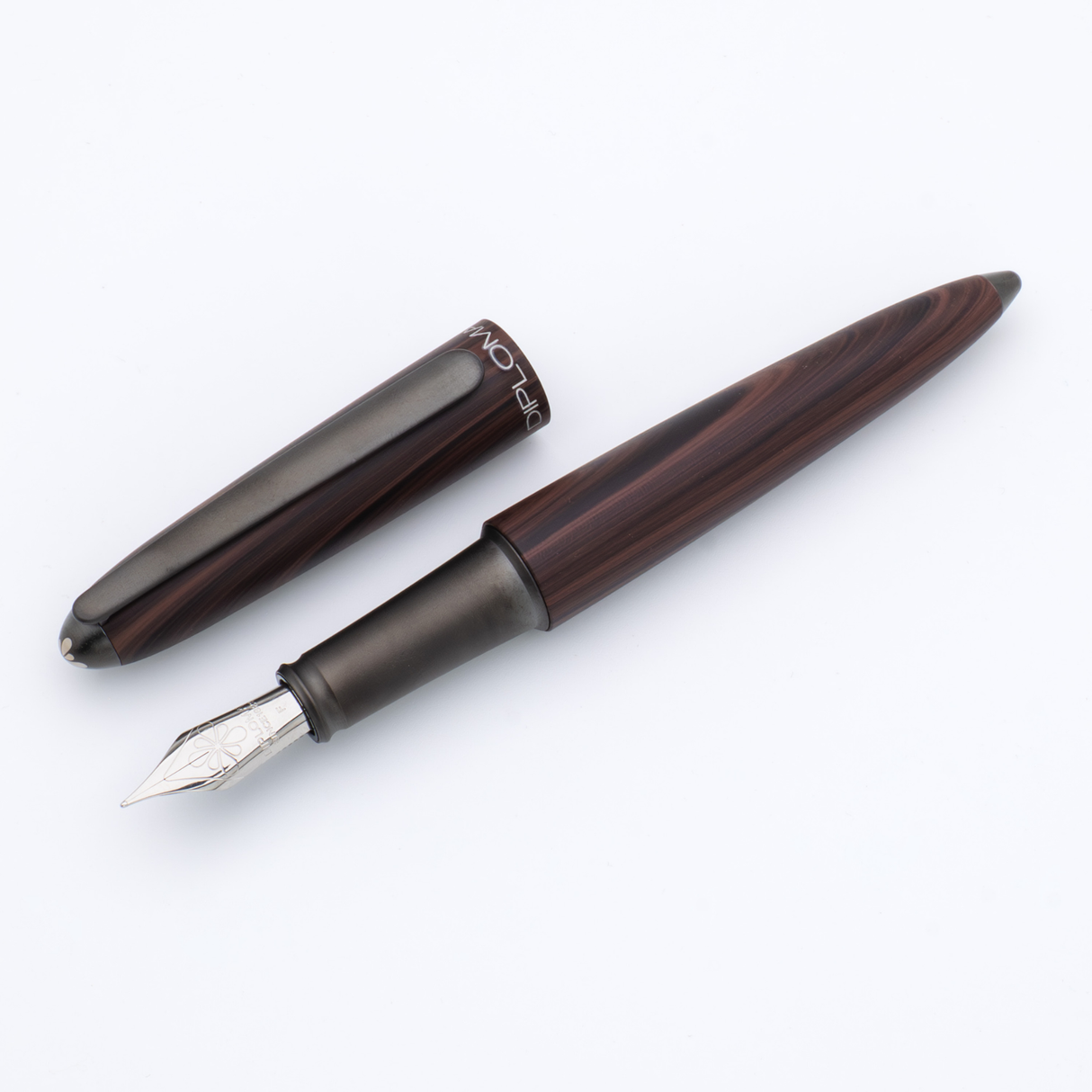 Diplomat Aero Fountain Pen Black Forest Collection