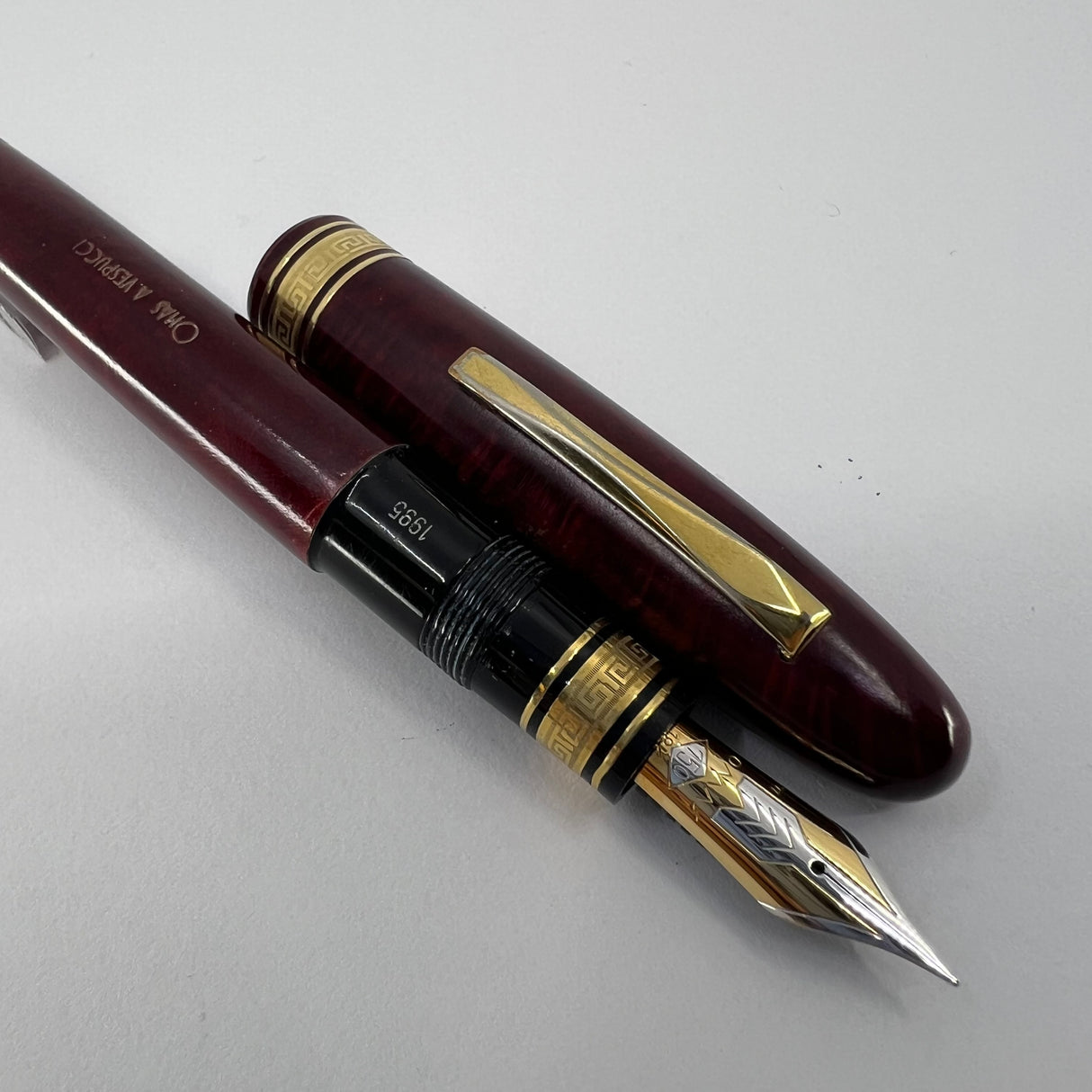 OMAS Amerigo Vespucci Ogiva Wood Large Fountain Pen - Fine 18kt Gold Nib
