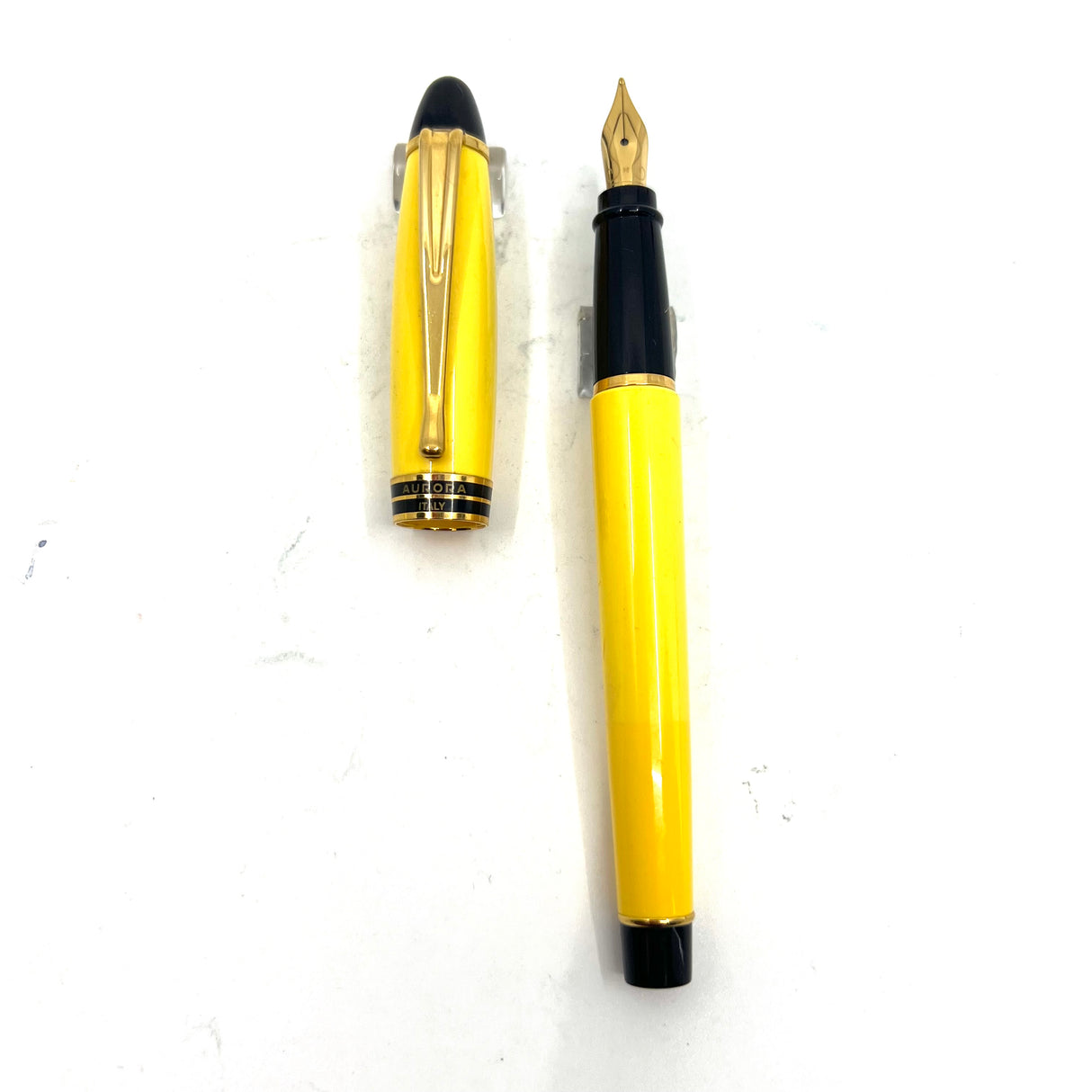 Aurora Ipsilon Classic Yellow Fountain Pen