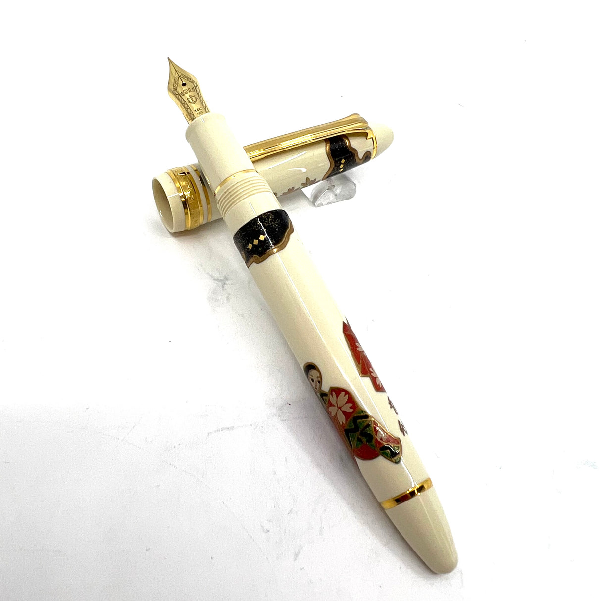 Sailor Profit Maki-e Tale of Genji White Fountain Pen