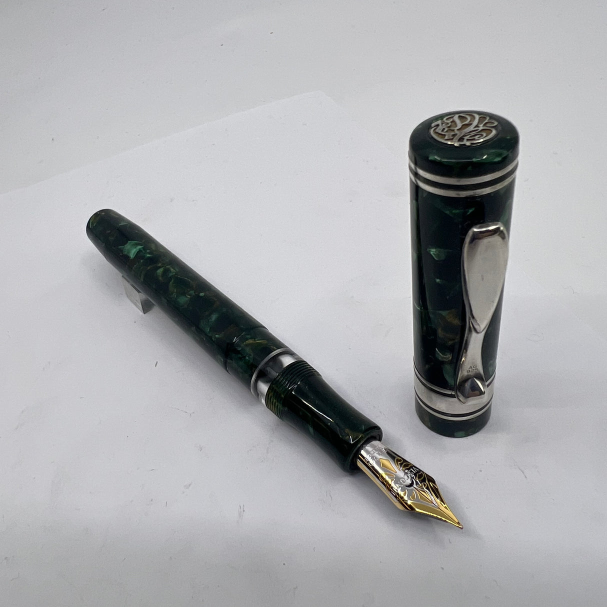 Visconti Grande Green Marbled/Bronze Streaked "Michelangelo" Celluloid Fountain Pen Circa 2000 - Fine 18kt Gold Nib