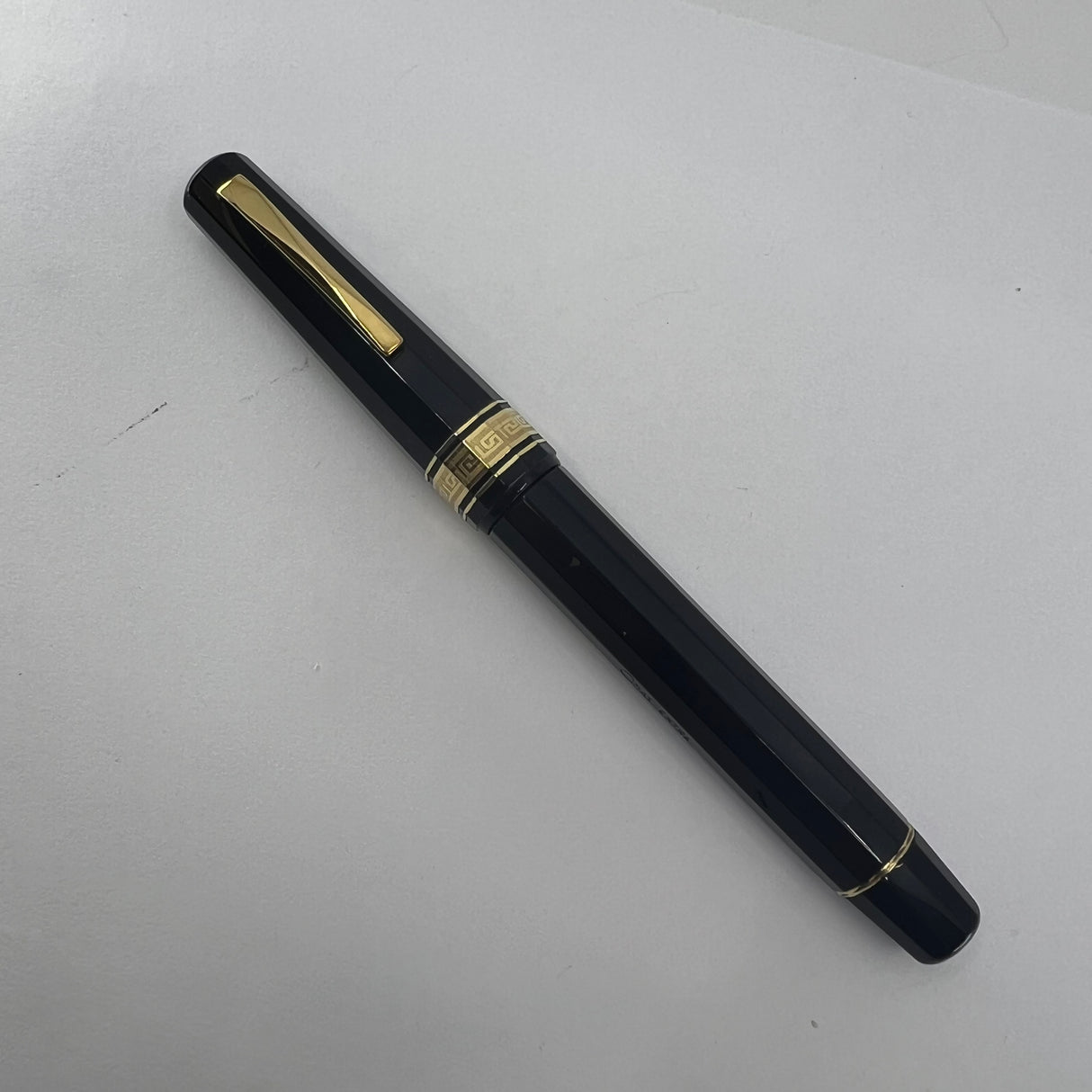 OMAS Senior Paragon Extra Black Resin Fountain Pen - Flexible Medium 18kt Gold Nib
