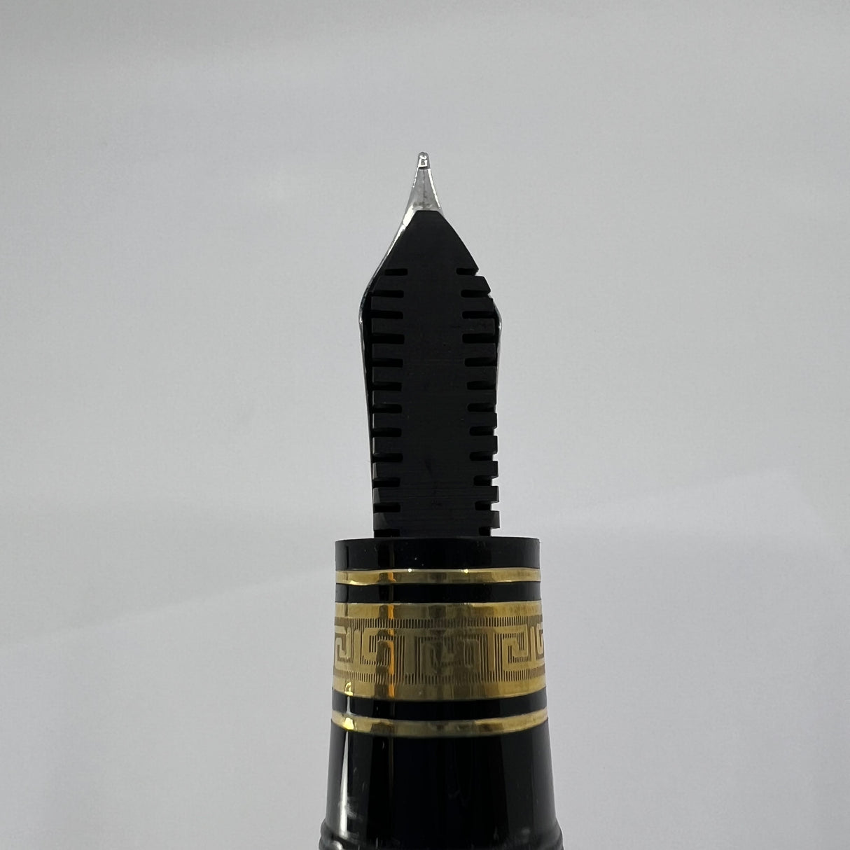 OMAS Amerigo Vespucci Ogiva Wood Large Fountain Pen - Fine 18kt Gold Nib