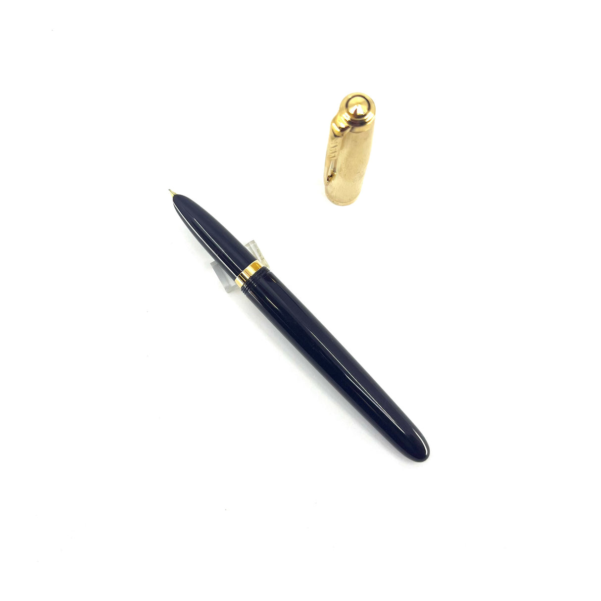 Parker 51 Deluxe Plum Fountain Pen - Gold Plated Cap - Medium 18kt Gold Nib