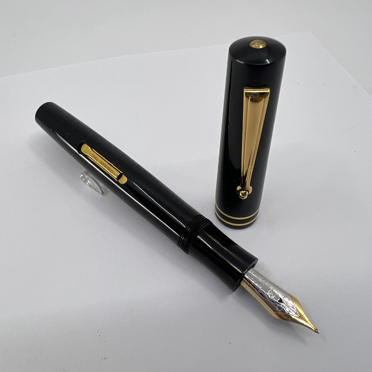 Delta Special Edition Astra Black Ebonite Fountain Pen (1995) - Medium 18kt Gold Nib