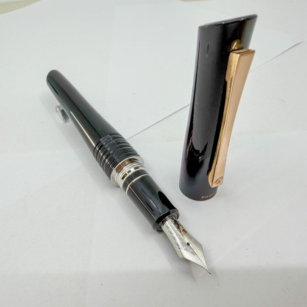Pilot Black Lacquered Bamboo Metal Oversized Fountain Pen - Fine 18kt Gold Nib