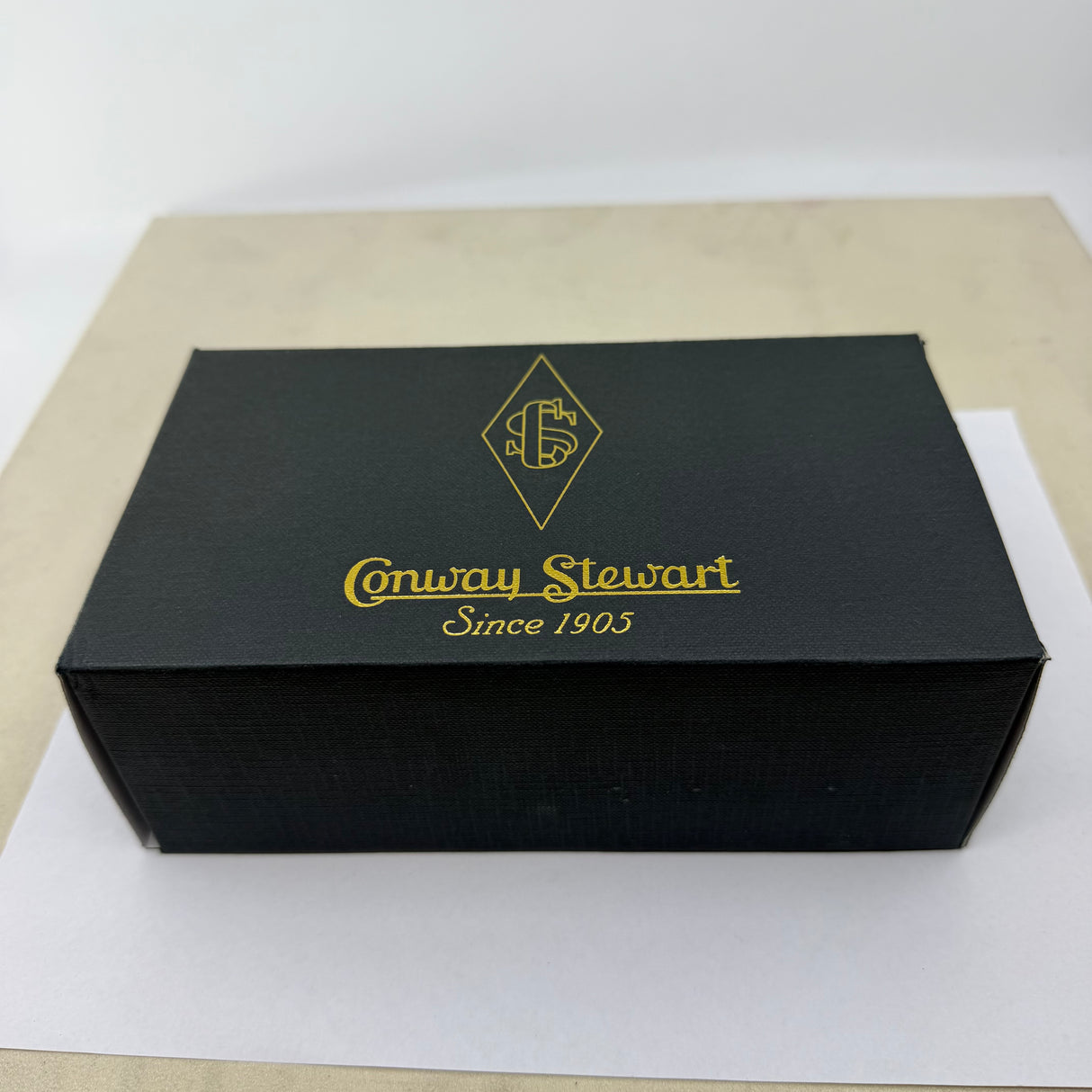 Conway Stewart Striped Ivory Finish Fountain Pen - Italic Fine 18kt Gold Nib