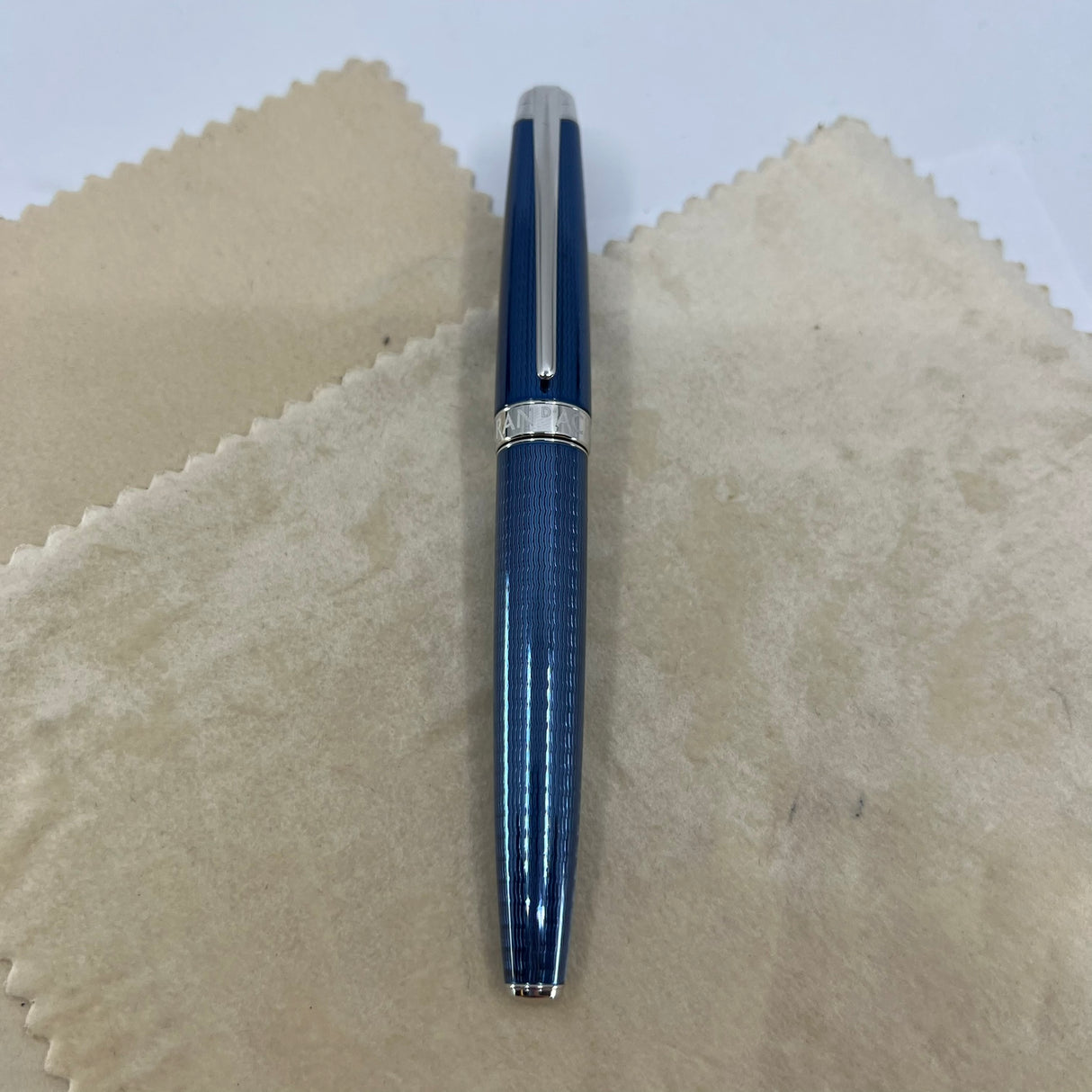 Caran D'ache Leman Grand Bleu Fountain Pen - Medium 18kt Gold Nib