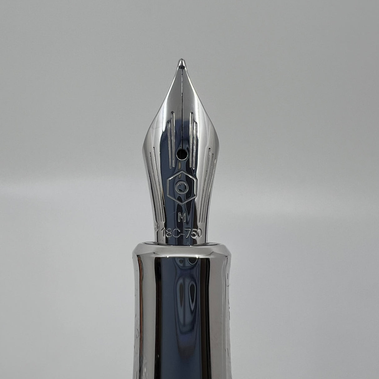 Caran D'ache Leman Grand Bleu Fountain Pen - Medium 18kt Gold Nib