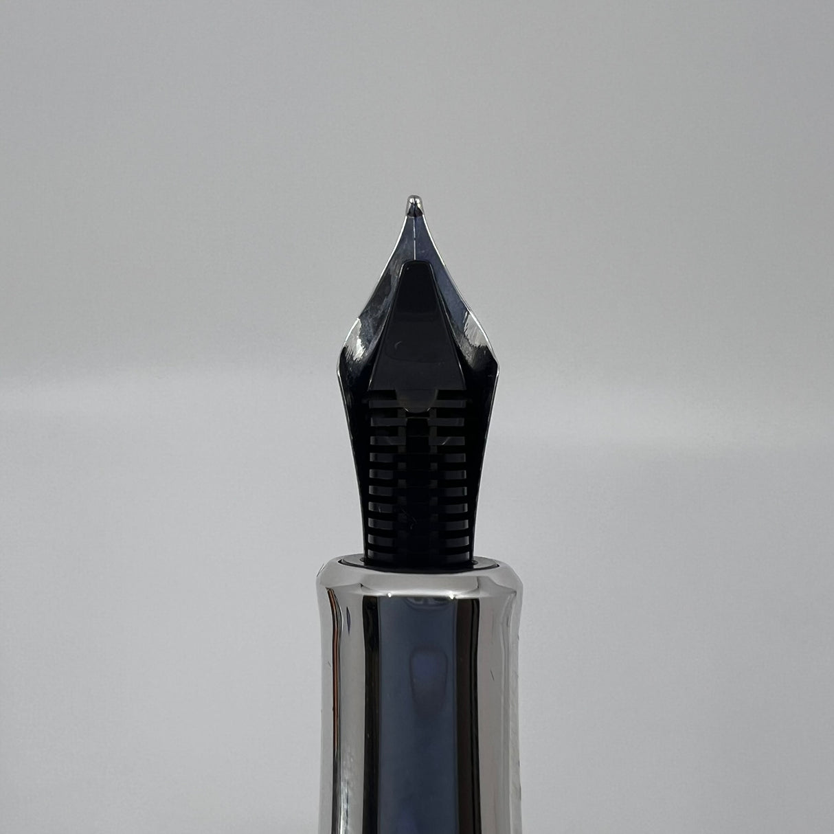 Caran D'ache Leman Grand Bleu Fountain Pen - Medium 18kt Gold Nib