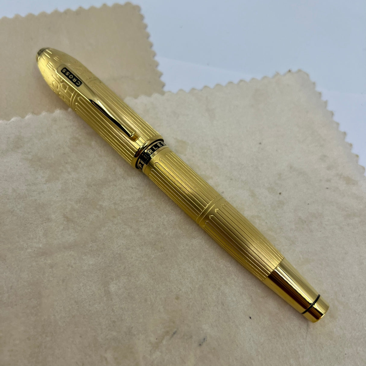 Cross Peerless 125 Limited Production London Gold-Plated Fountain Pen - Fine 18 Kt Gold Nib