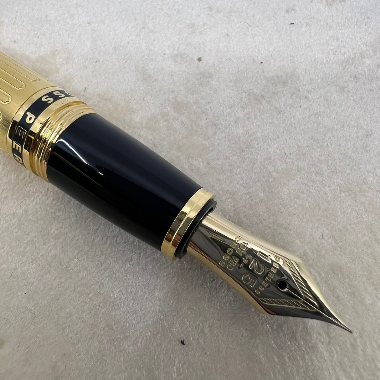 Cross Peerless 125 Limited Production London Gold-Plated Fountain Pen - Fine 18 Kt Gold Nib
