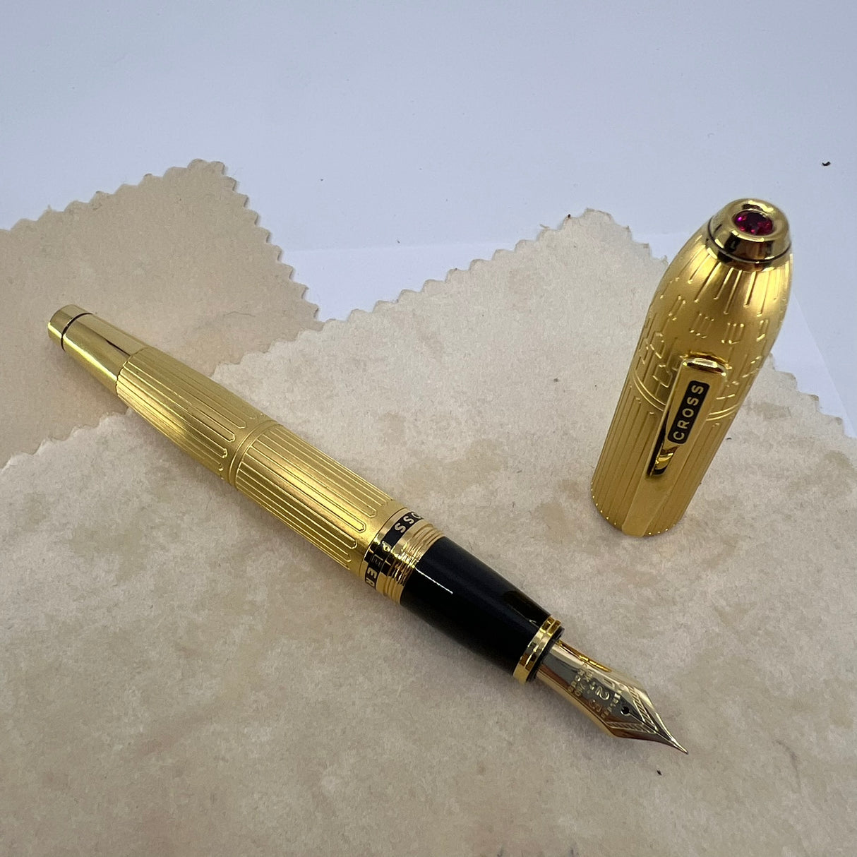 Cross Peerless 125 Limited Production London Gold-Plated Fountain Pen - Fine 18 Kt Gold Nib