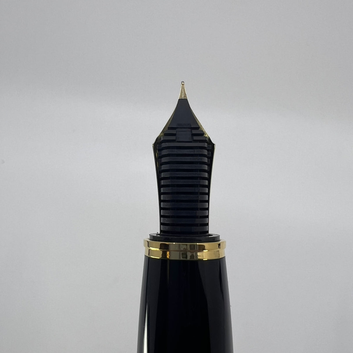 Cross Peerless 125 Limited Production London Gold-Plated Fountain Pen - Fine 18 Kt Gold Nib