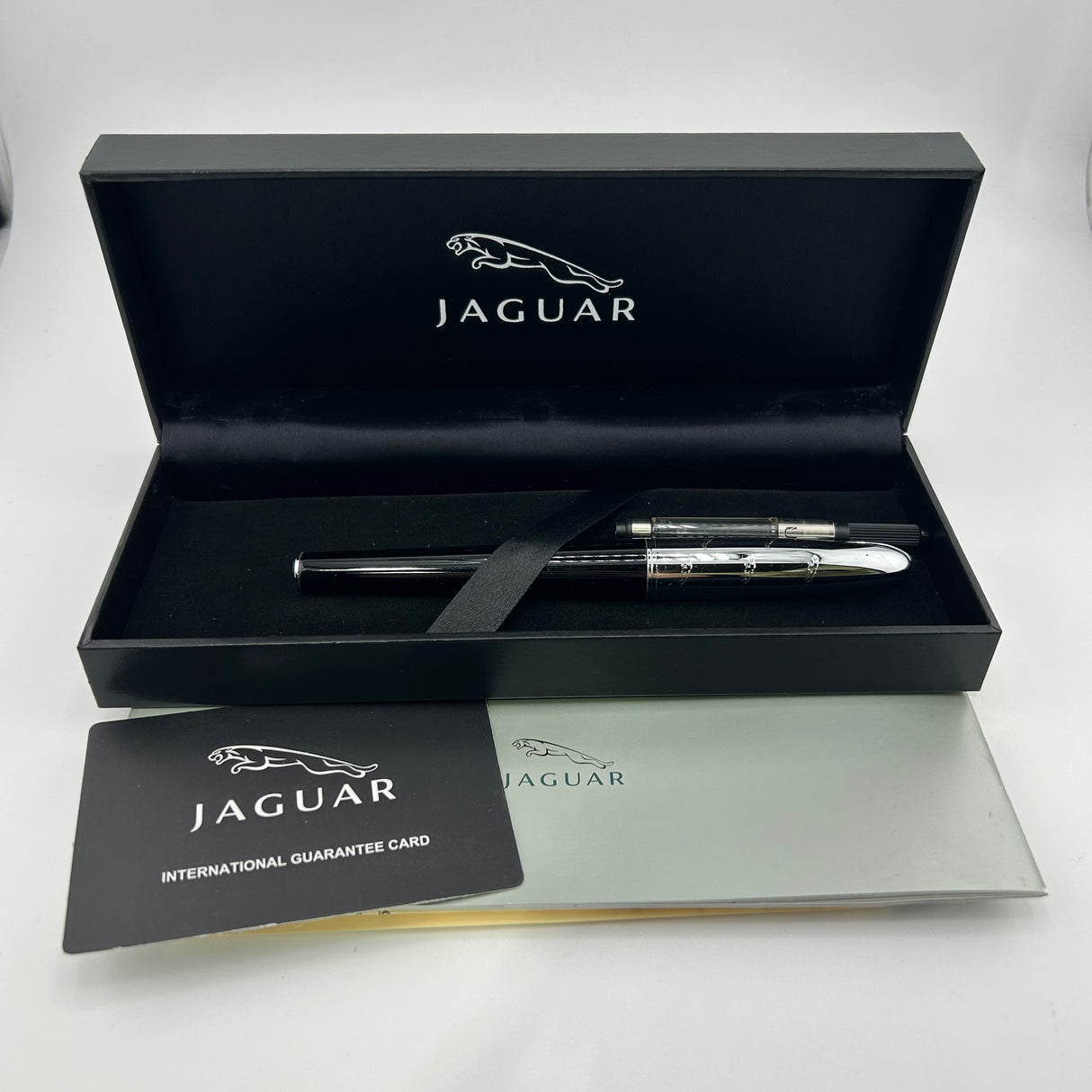 Jaguar Black and Chrome - Fountain Pen