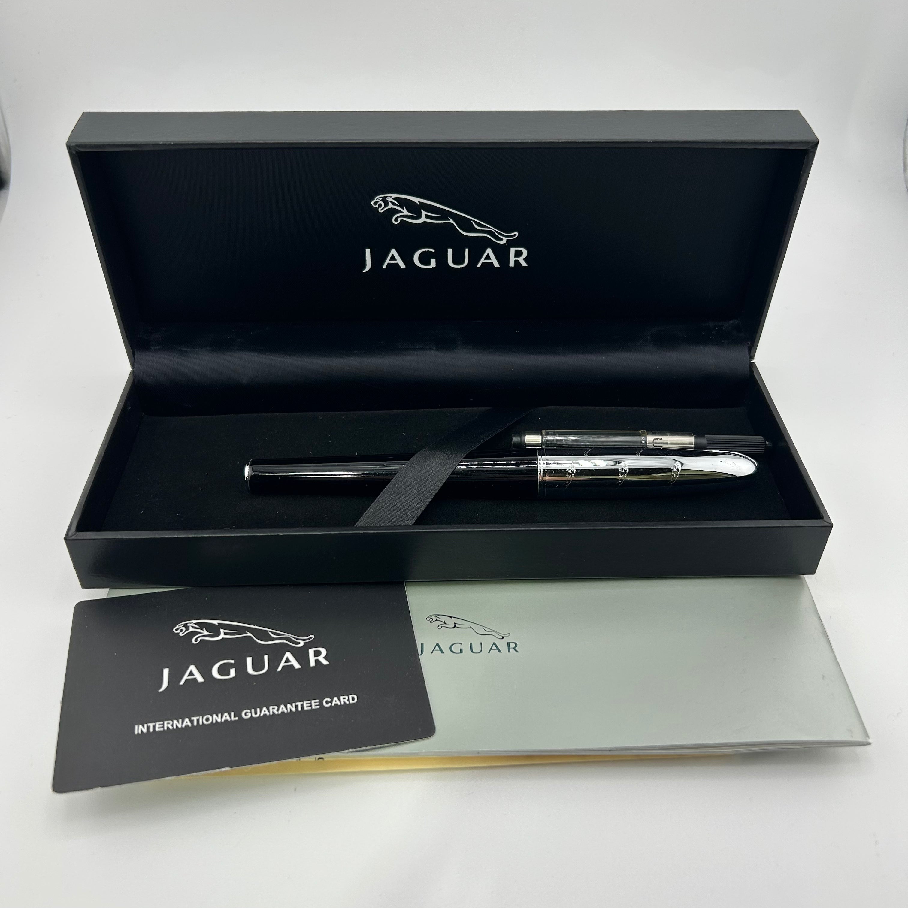 Jaguar Black and Chrome - Fountain Pen