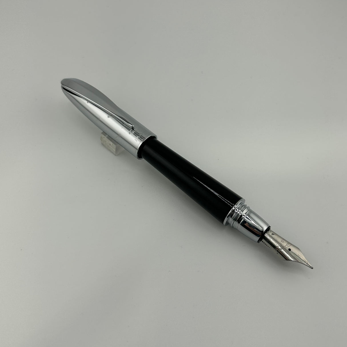 Jaguar Black and Chrome - Fountain Pen