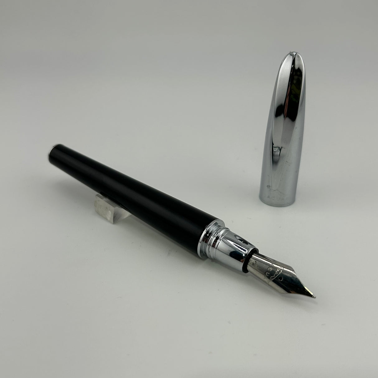 Jaguar Black and Chrome - Fountain Pen