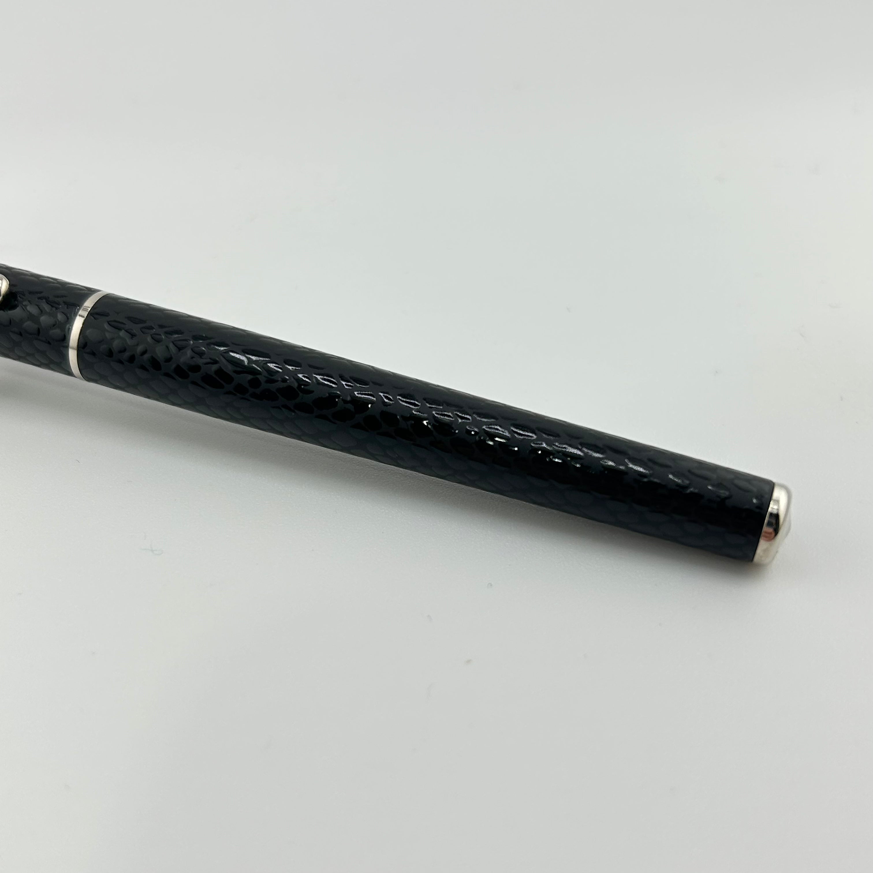 Sheaffer Targa Black Chased Crossed Rhodium trim - Roller Ball