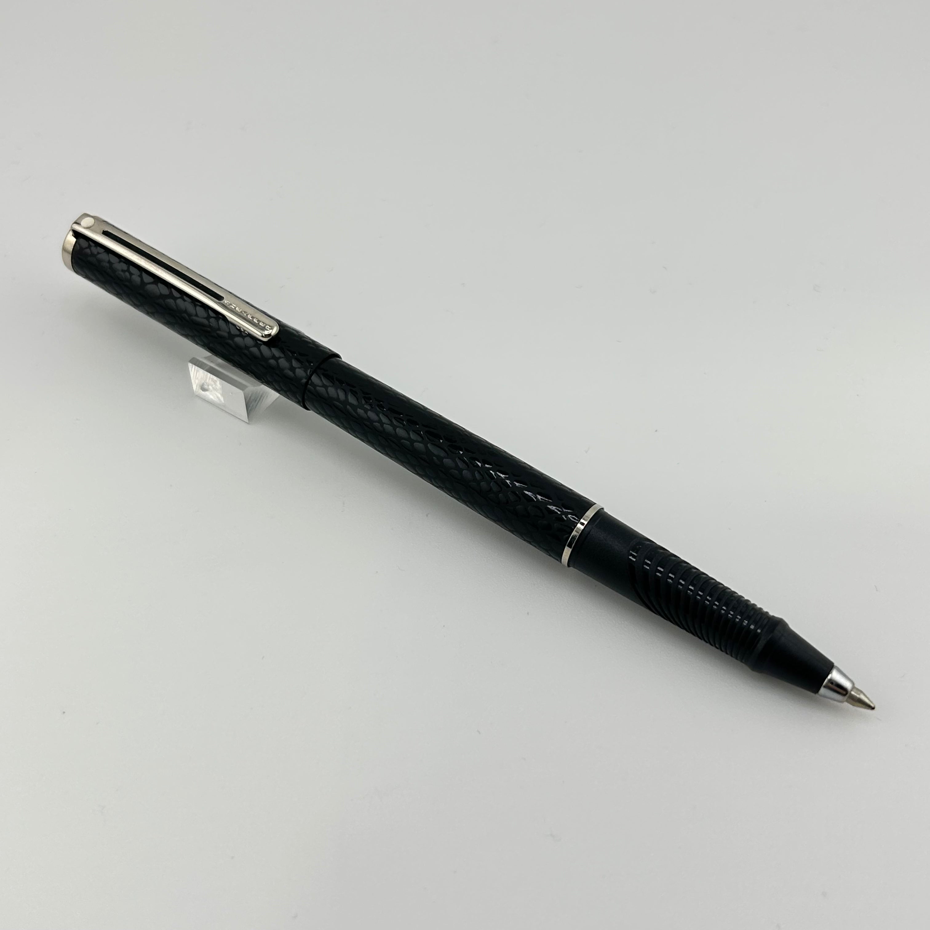 Sheaffer Targa Black Chased Crossed Rhodium trim - Roller Ball