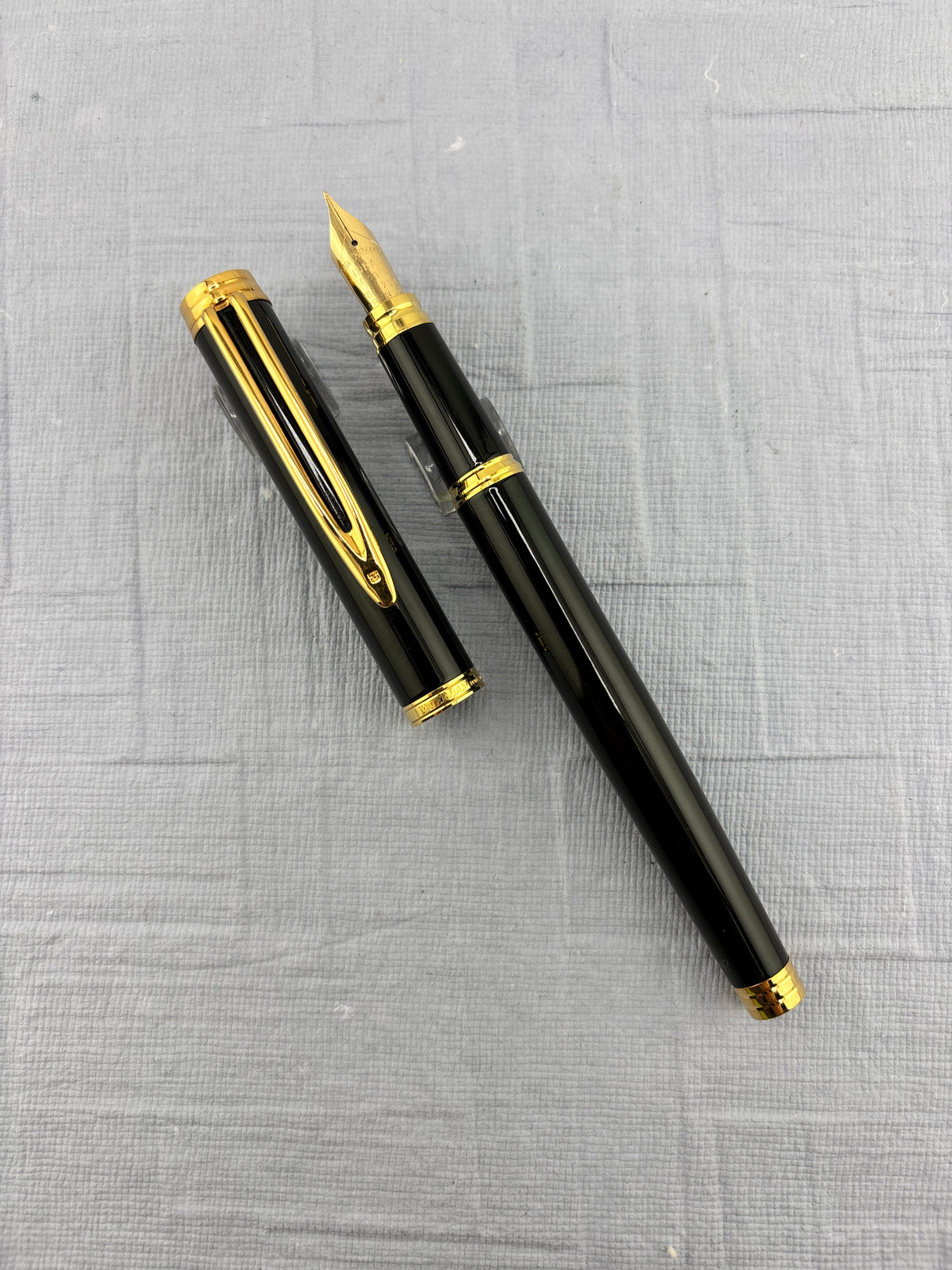 Waterman Gentleman Black Lacquer gold trim - Fountain Pen