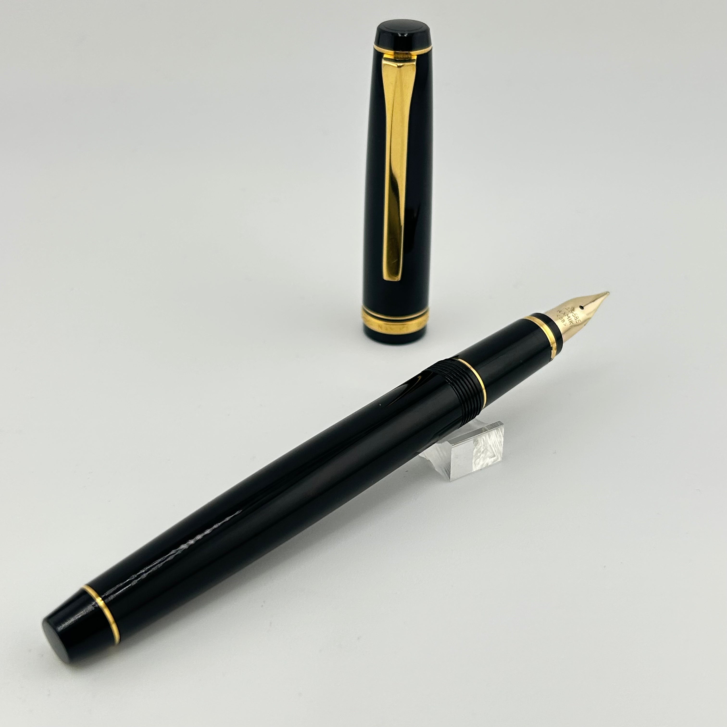 NAMIKI unusual Flacon  Black gold trim - Fountain Pen