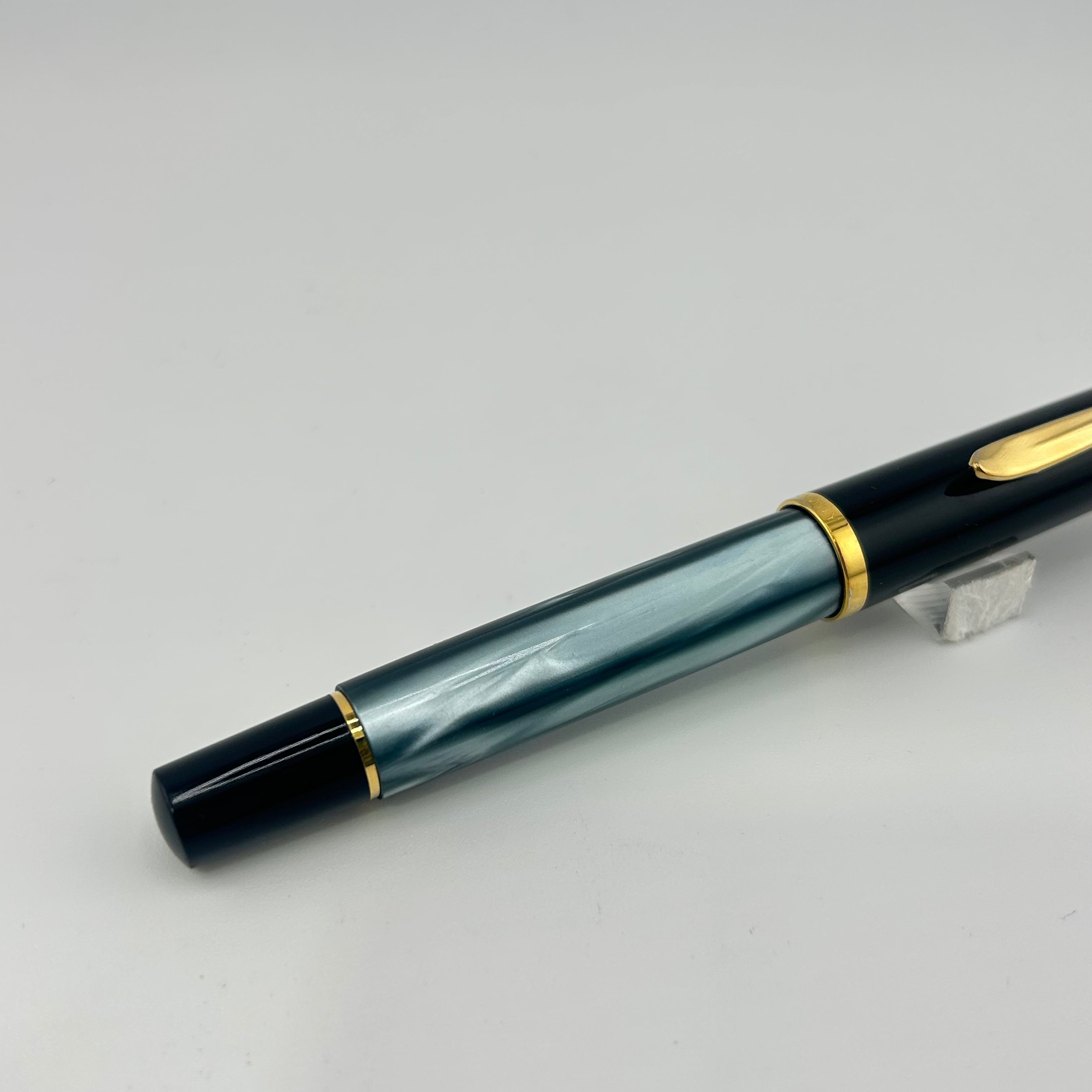 Pelikan M200 Grey  Marble/ Black Cap  - Fountain Pen
