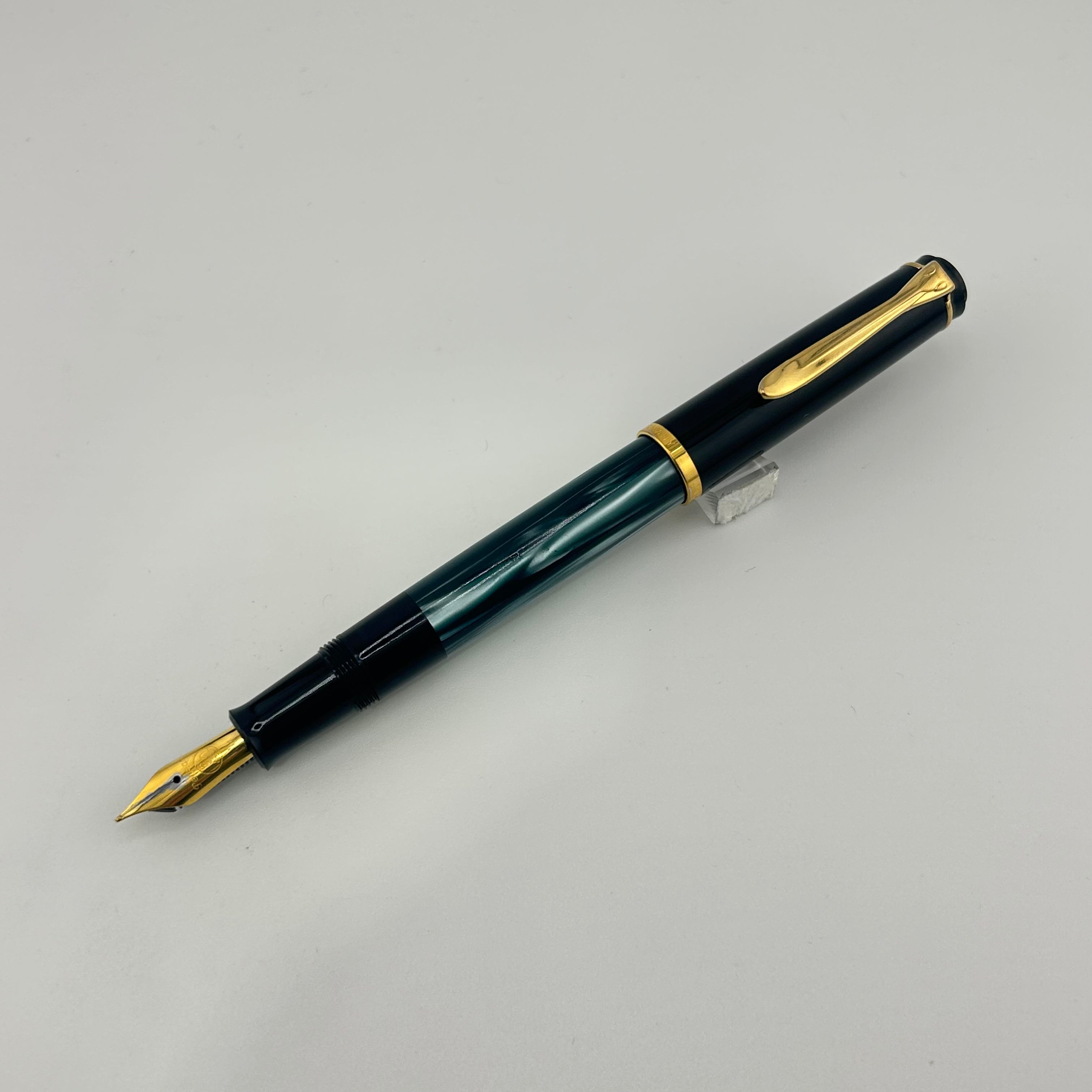 Pelikan M200 Grey  Marble/ Black Cap  - Fountain Pen