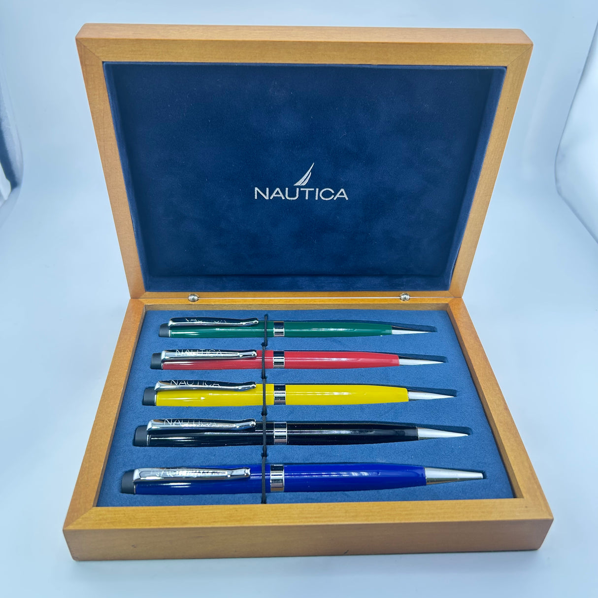 Nautica Pen Set of 5 ball Pens