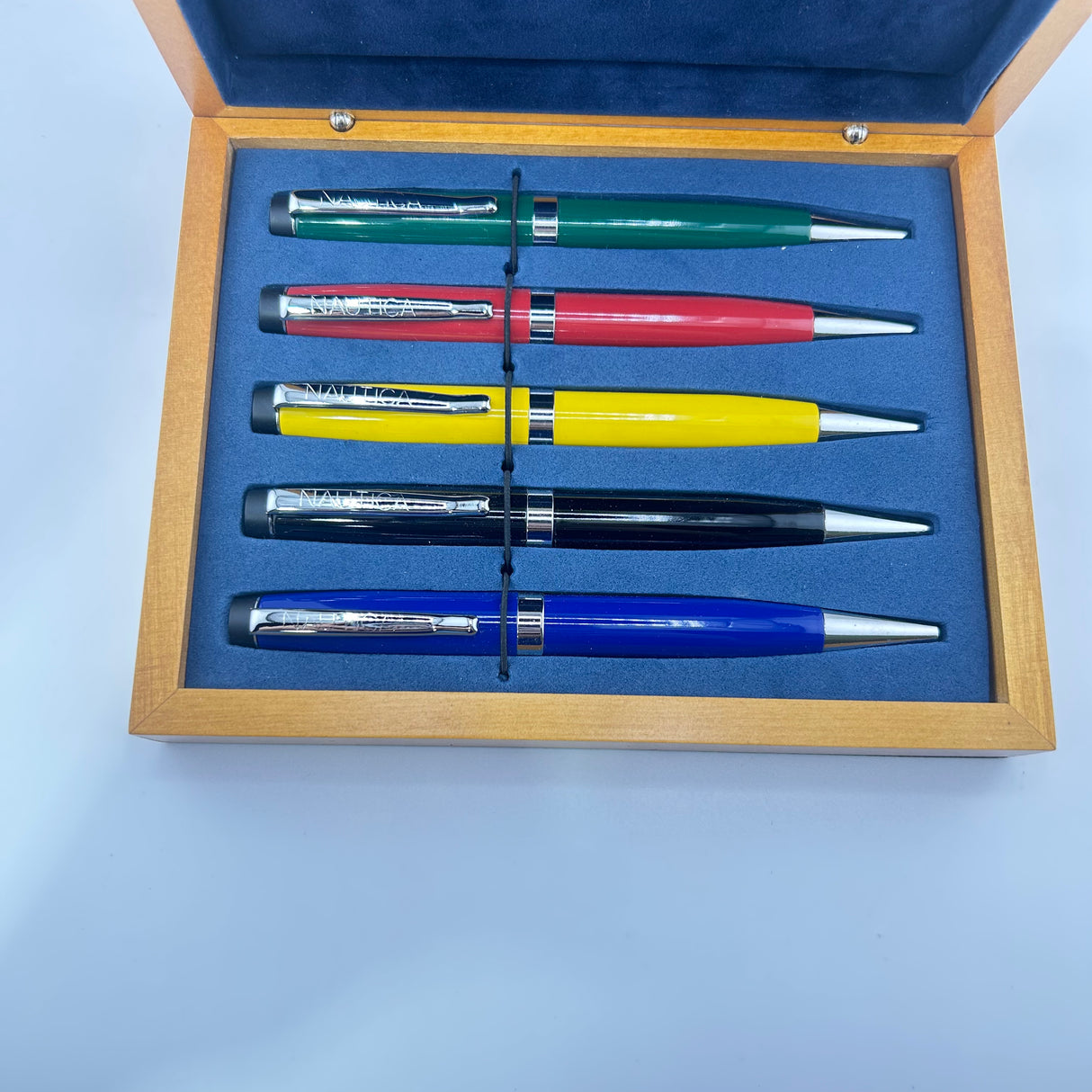 Nautica Pen Set of 5 ball Pens