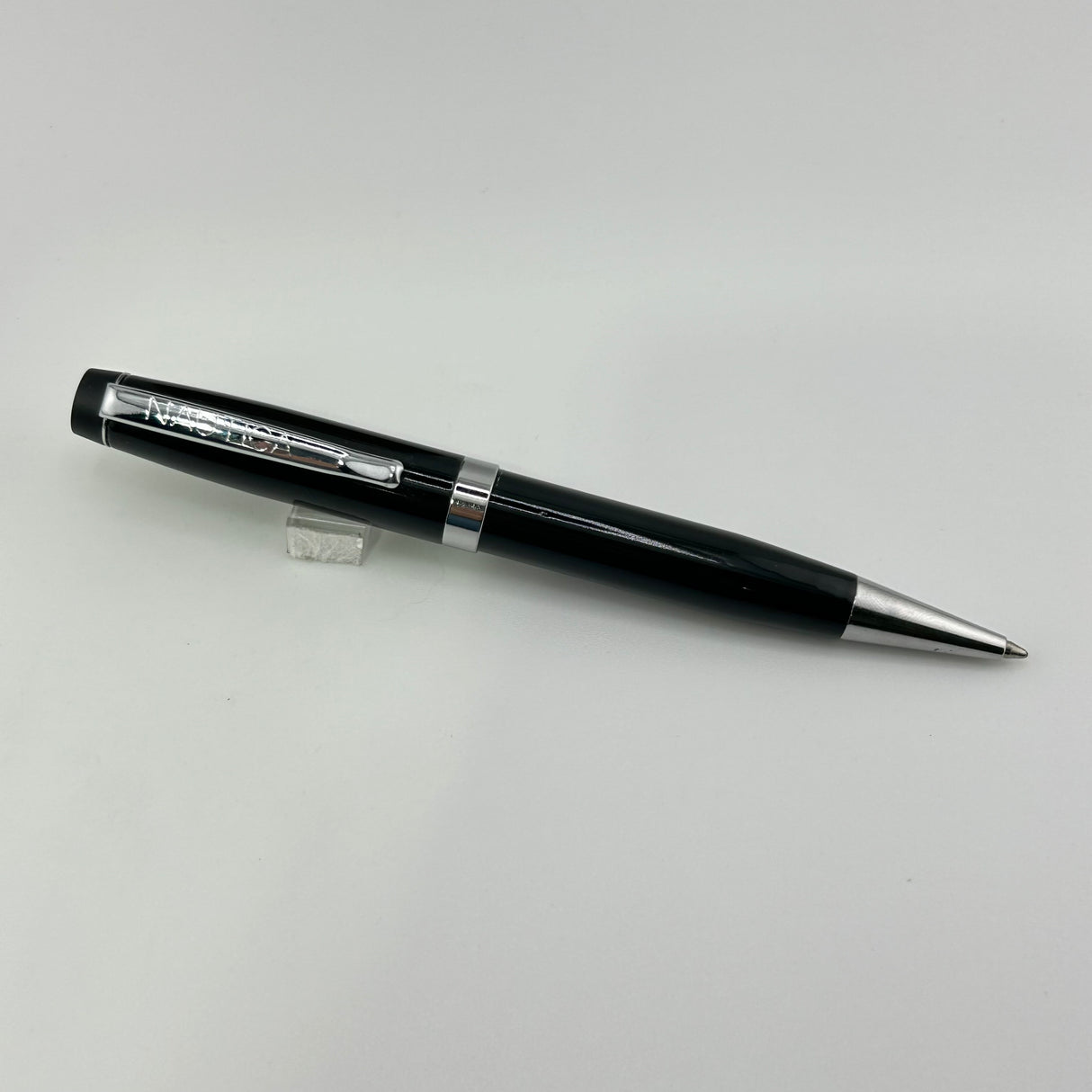 Nautica Pen Set of 5 ball Pens